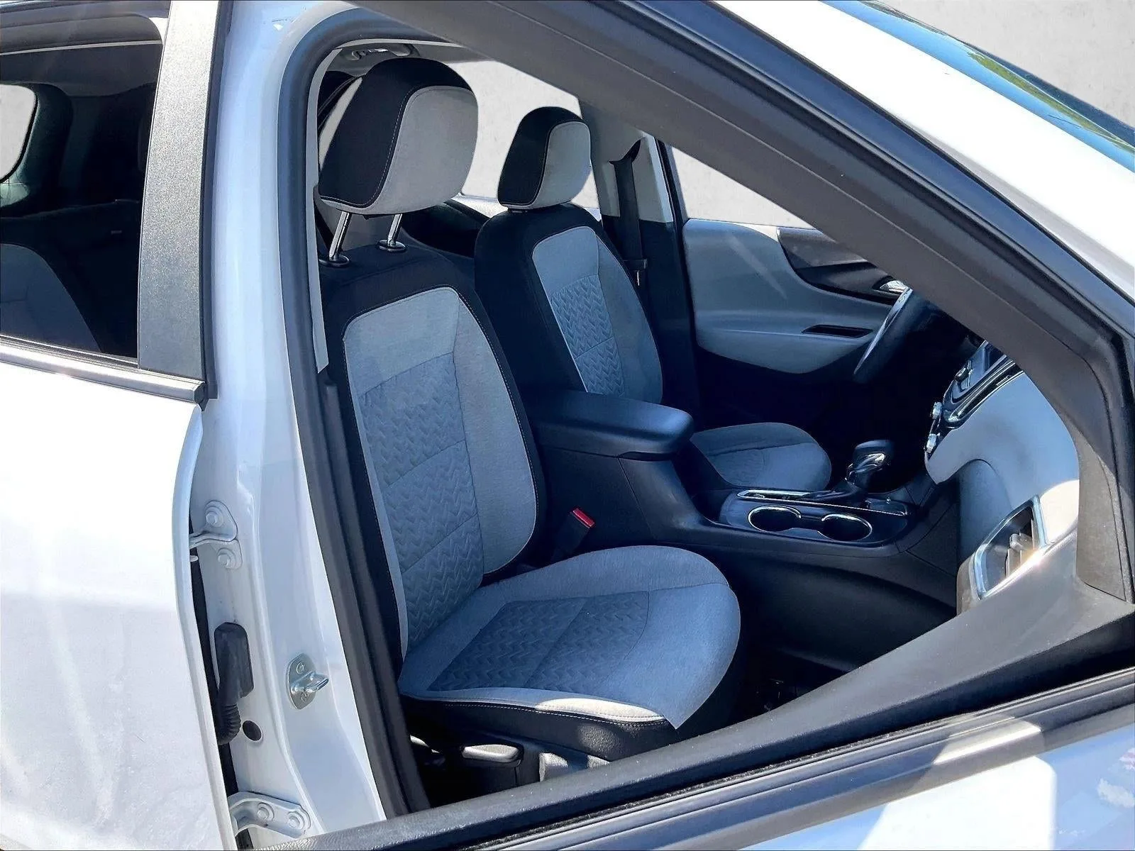 2022 Chevrolet Equinox LS photo 8