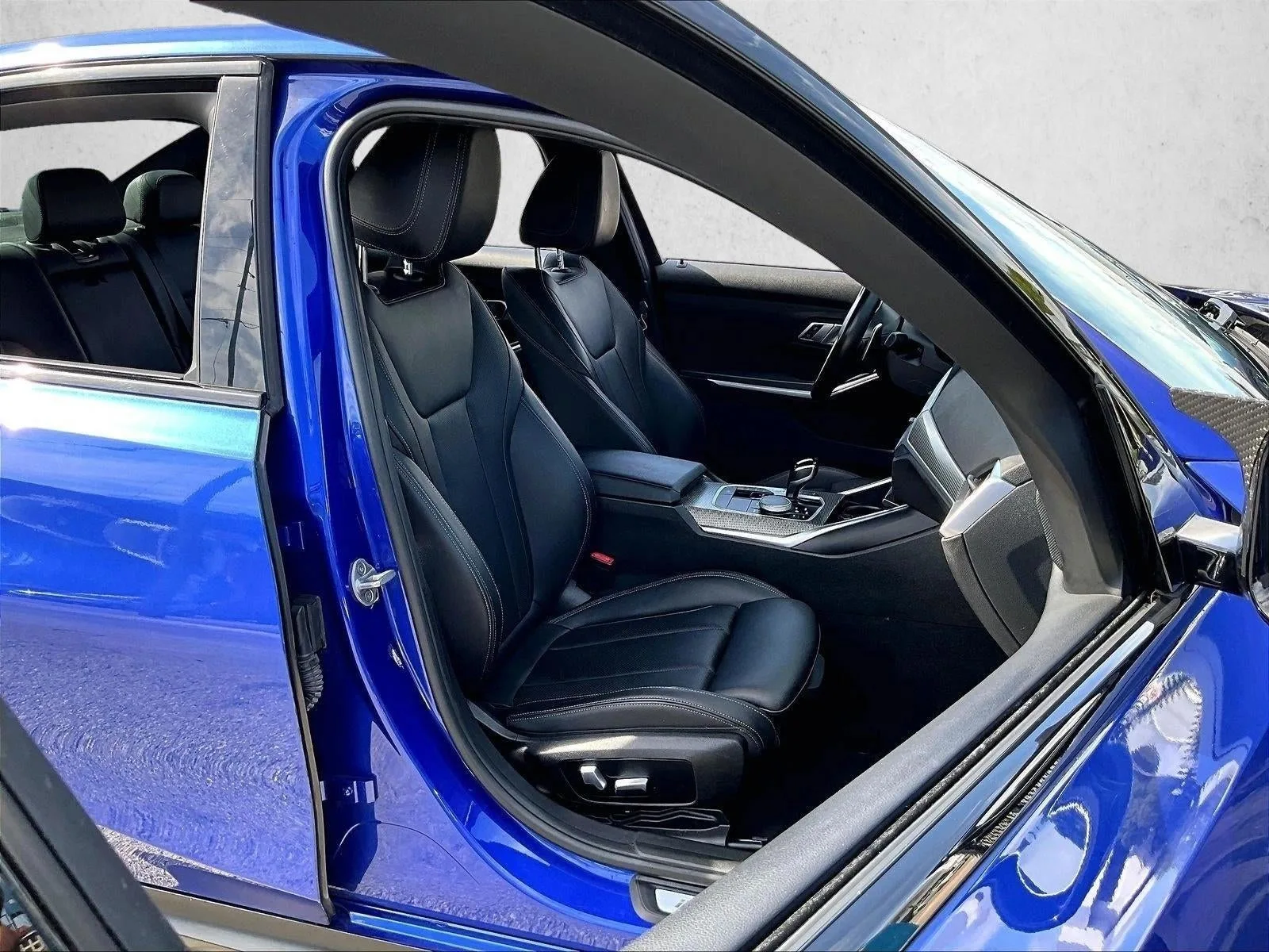 2022 BMW 330i 330i photo 9