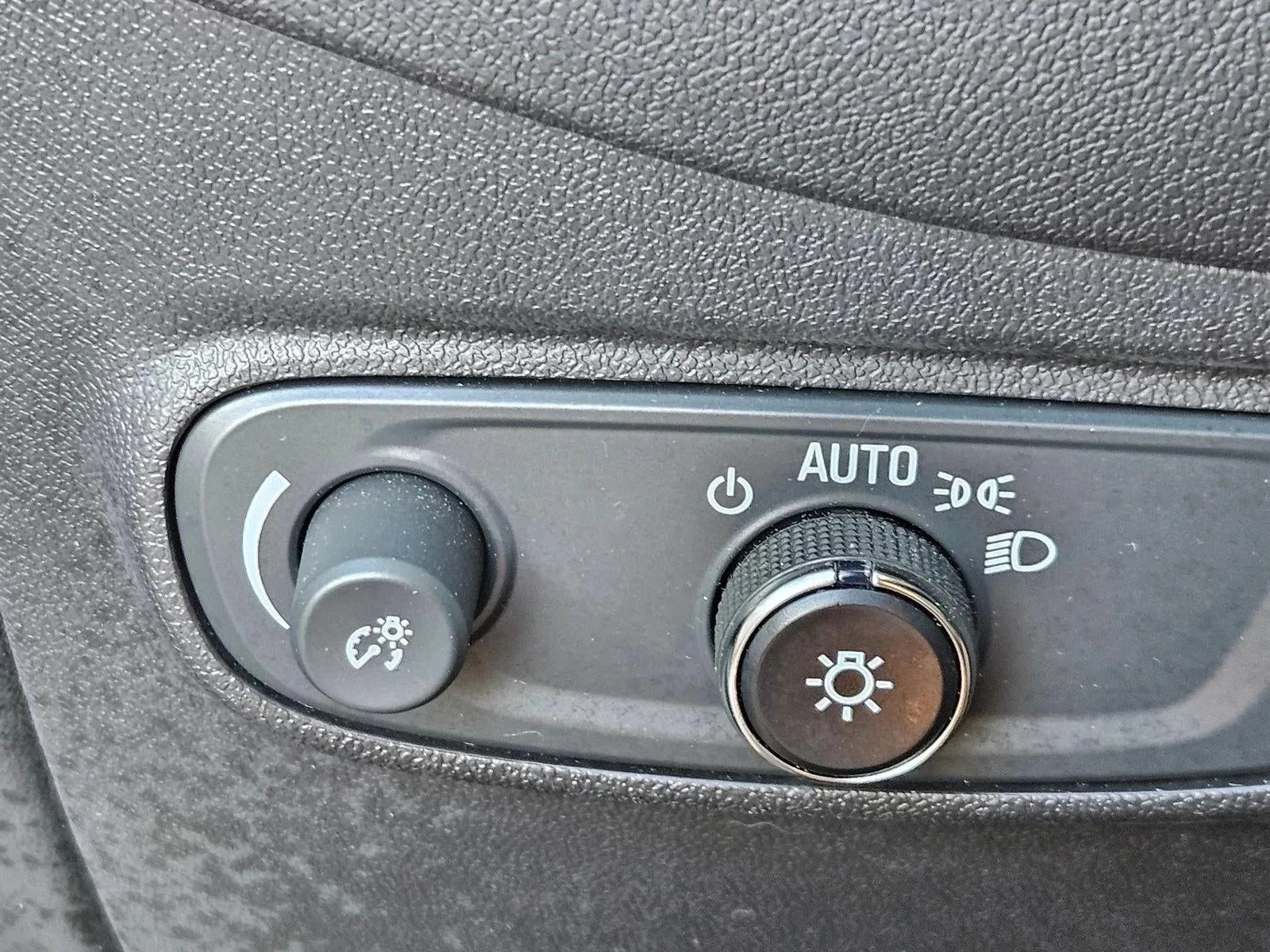 2023 Chevrolet Equinox FWD 4dr LT w/1LT photo 11