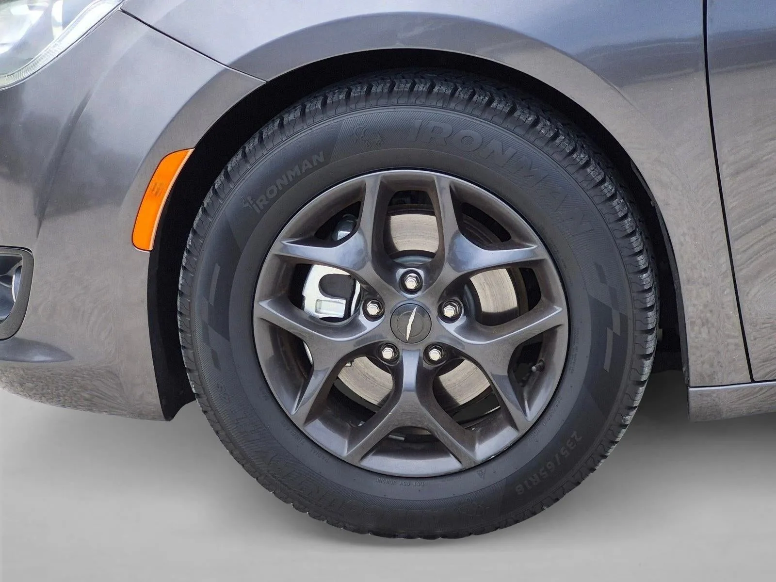 2018 Chrysler Pacifica Touring L Plus FWD photo 6