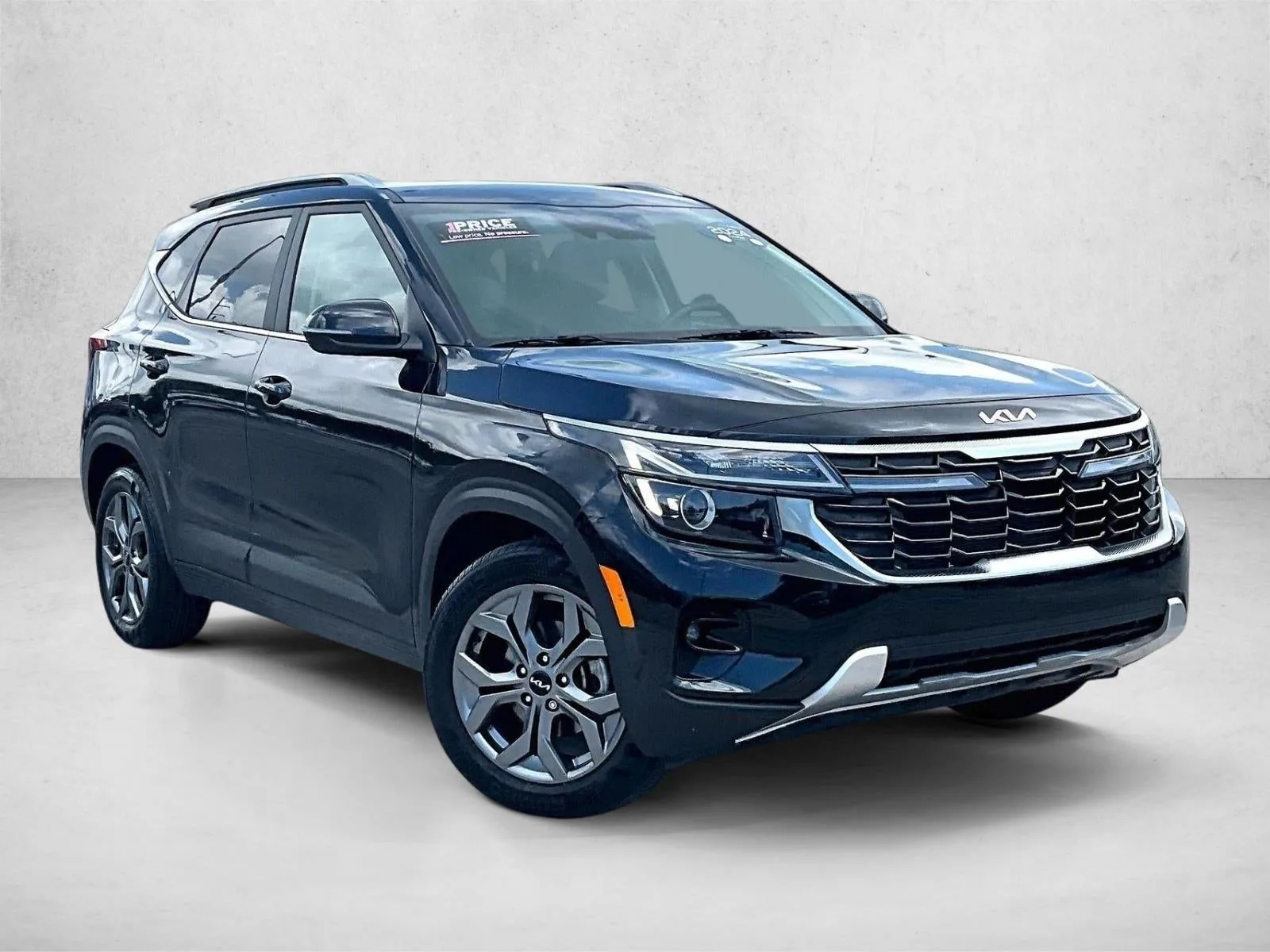 2024 Kia Seltos S photo 12