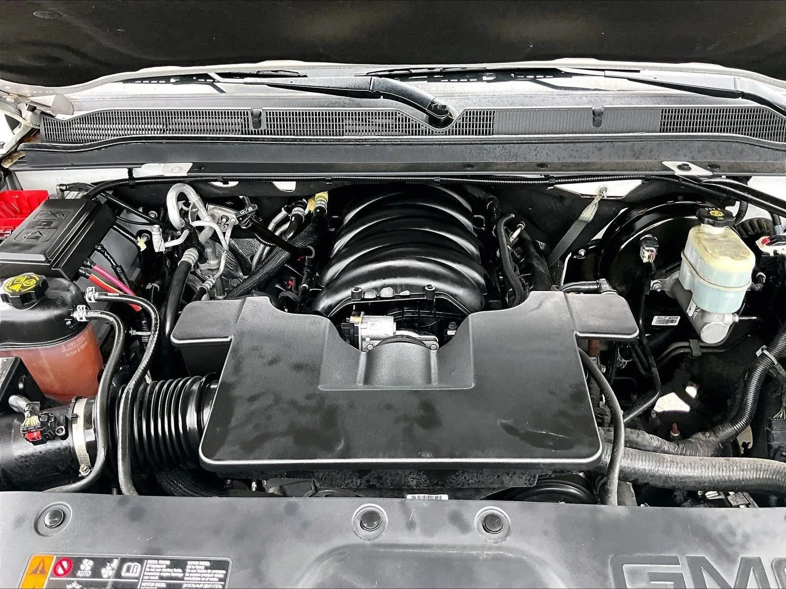 2020 GMC Yukon SLT Standard Edition photo 11