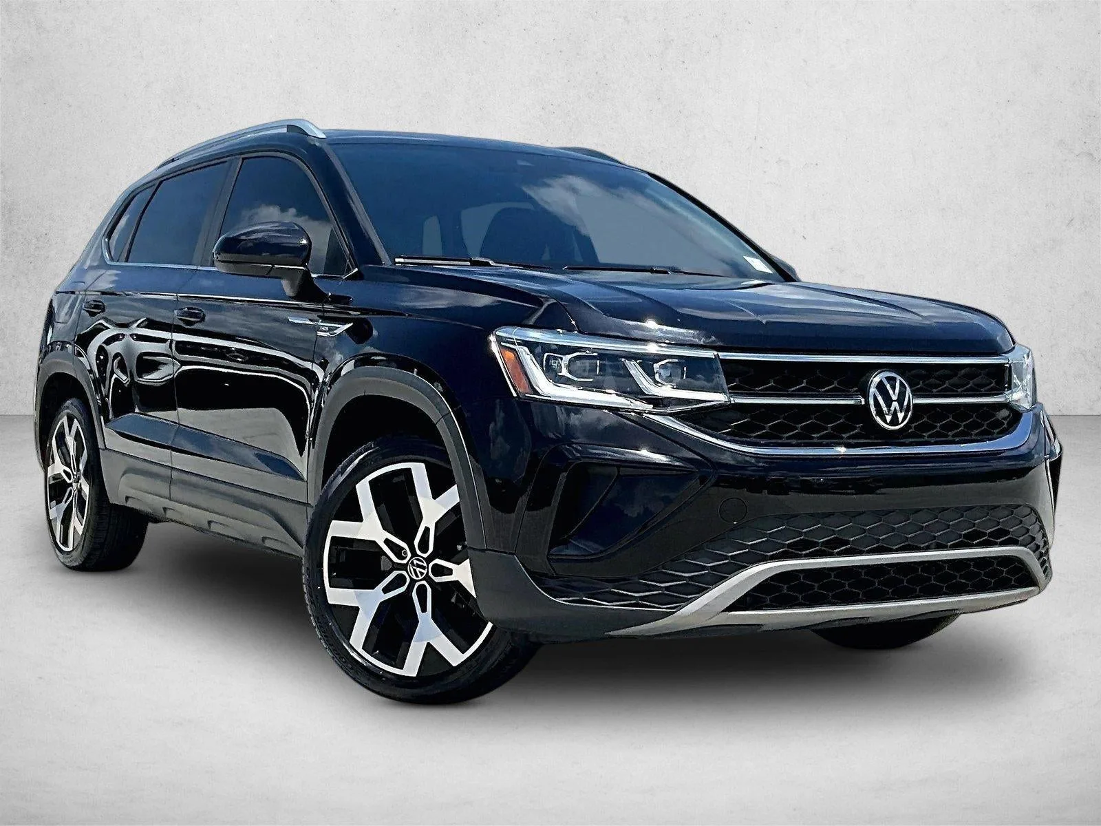 2022 Volkswagen Taos SEL 4MOTION photo 12