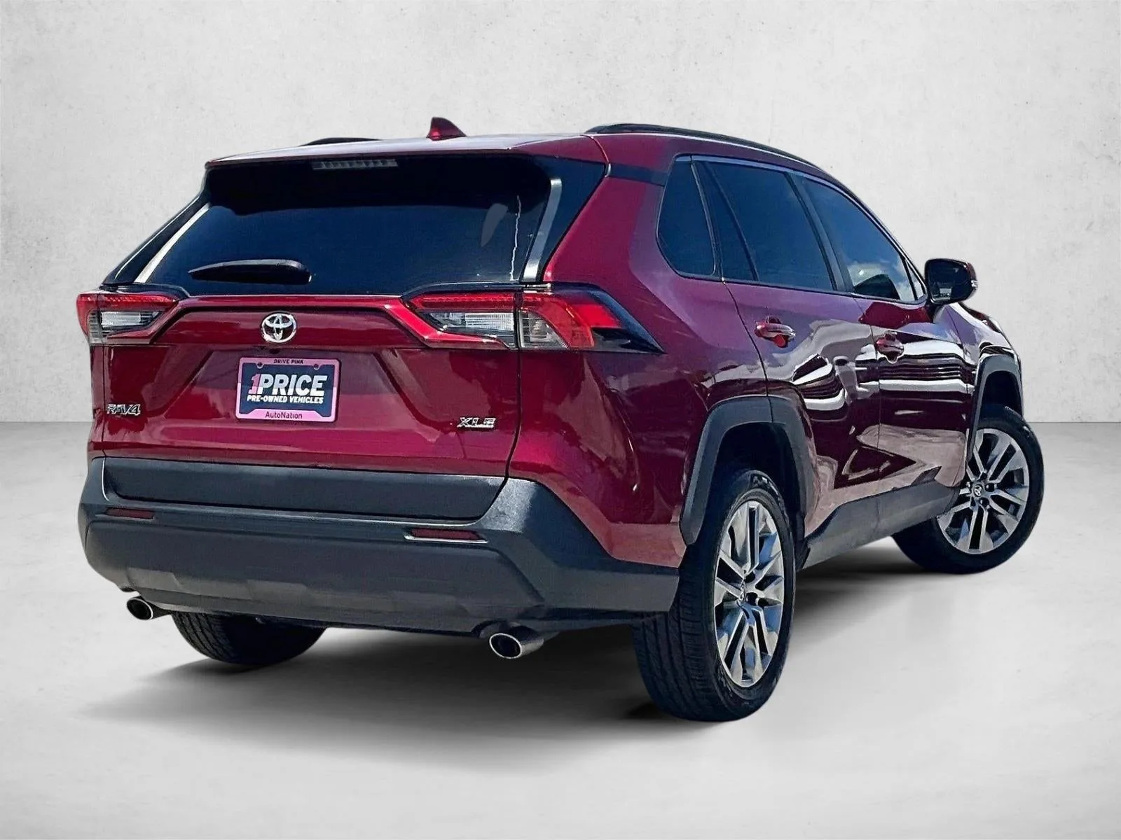2023 Toyota RAV4 XLE Premium photo 2