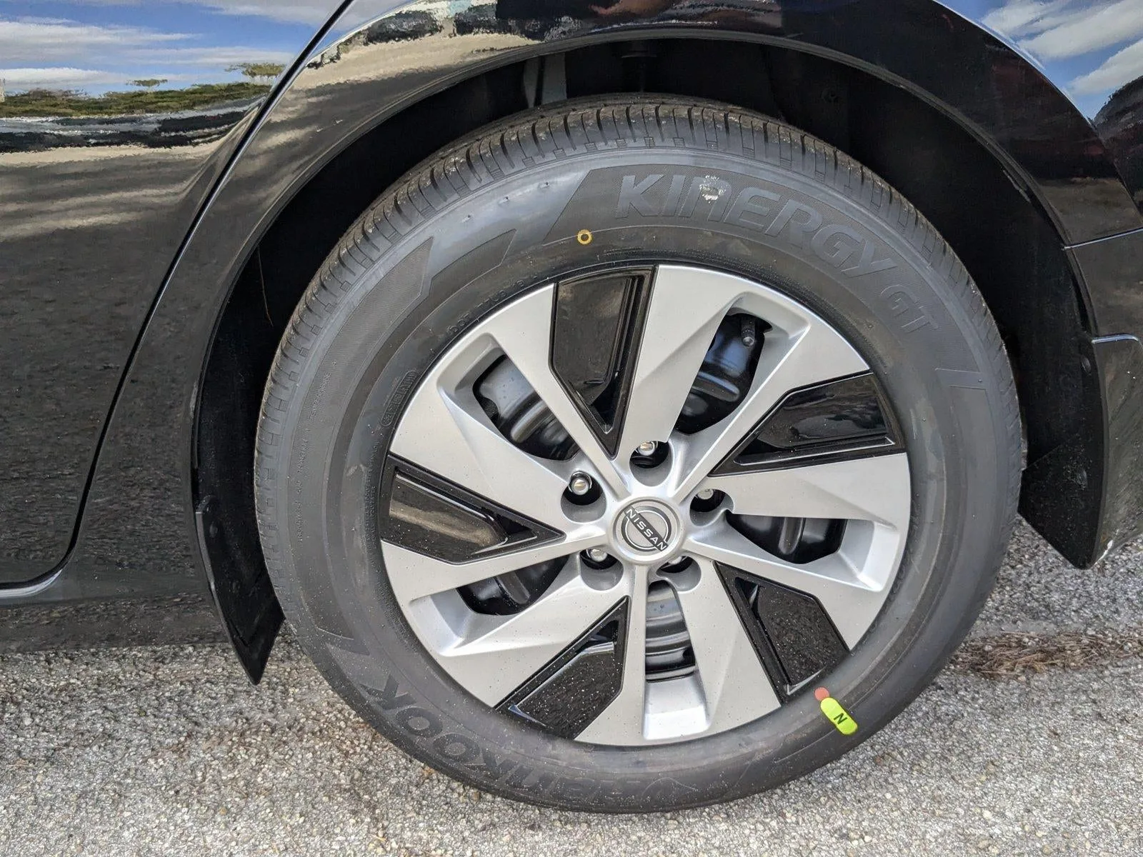 2025 Nissan Altima S FWD photo 9