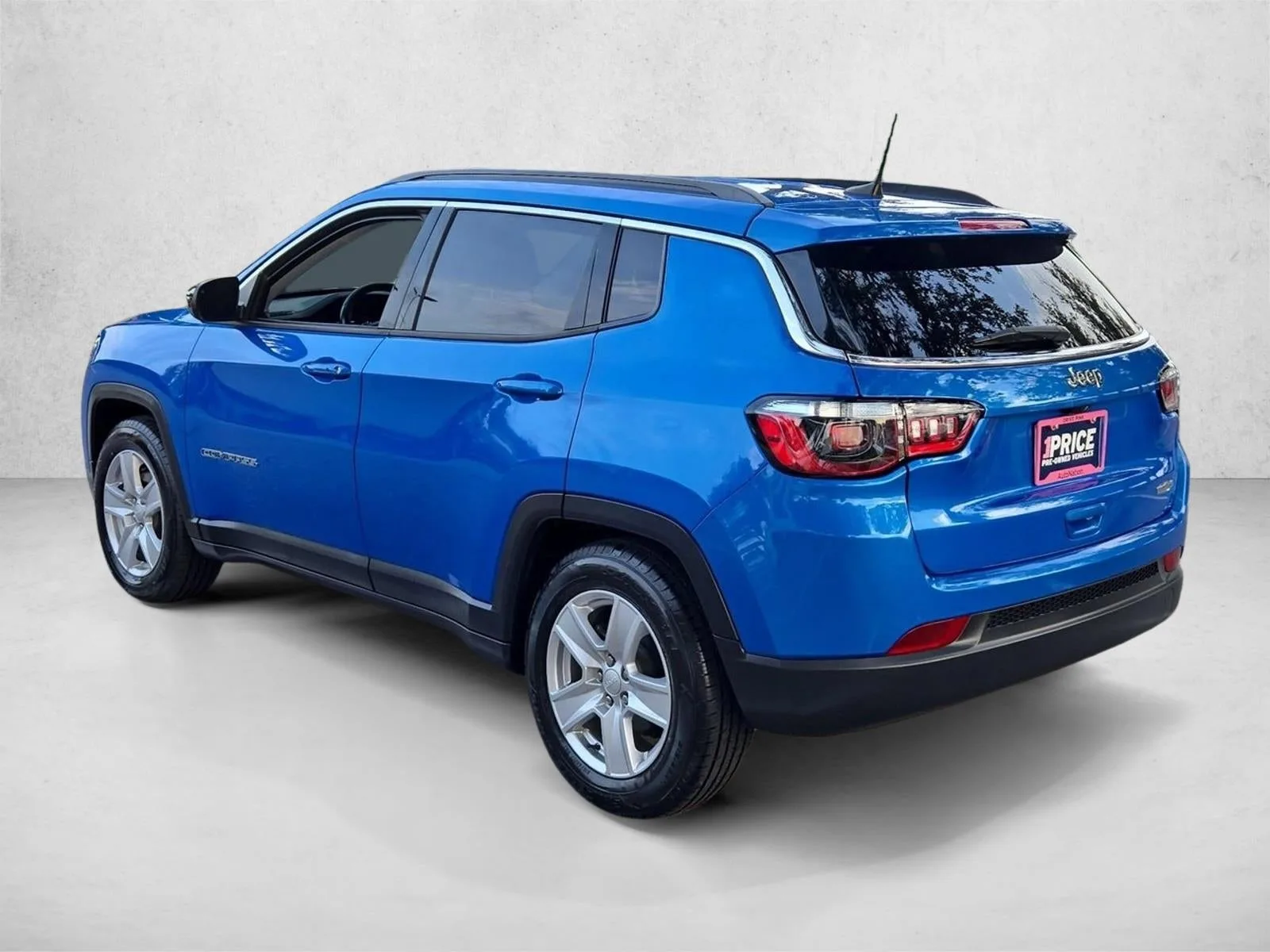 2022 Jeep Compass Latitude FWD photo 8