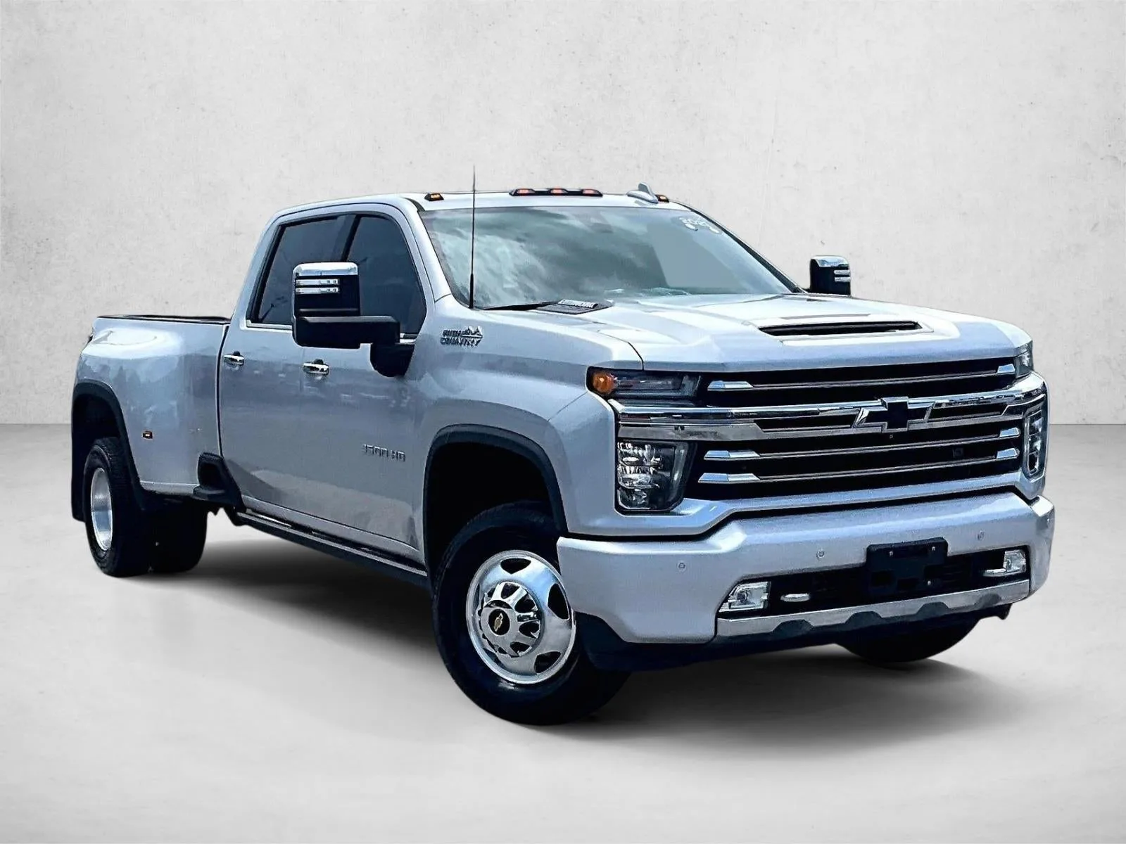 2021 Chevrolet Silverado 3500 HD High Country photo 12