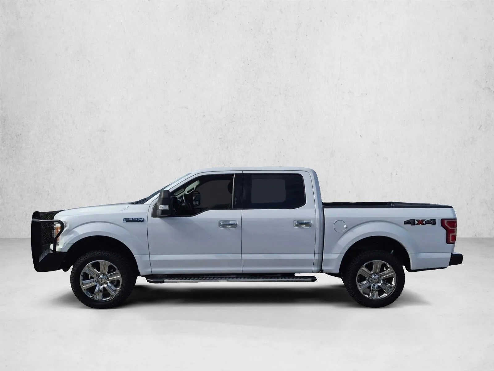 2019 Ford F-150 XLT 4WD SuperCrew 5.5' Box photo 8