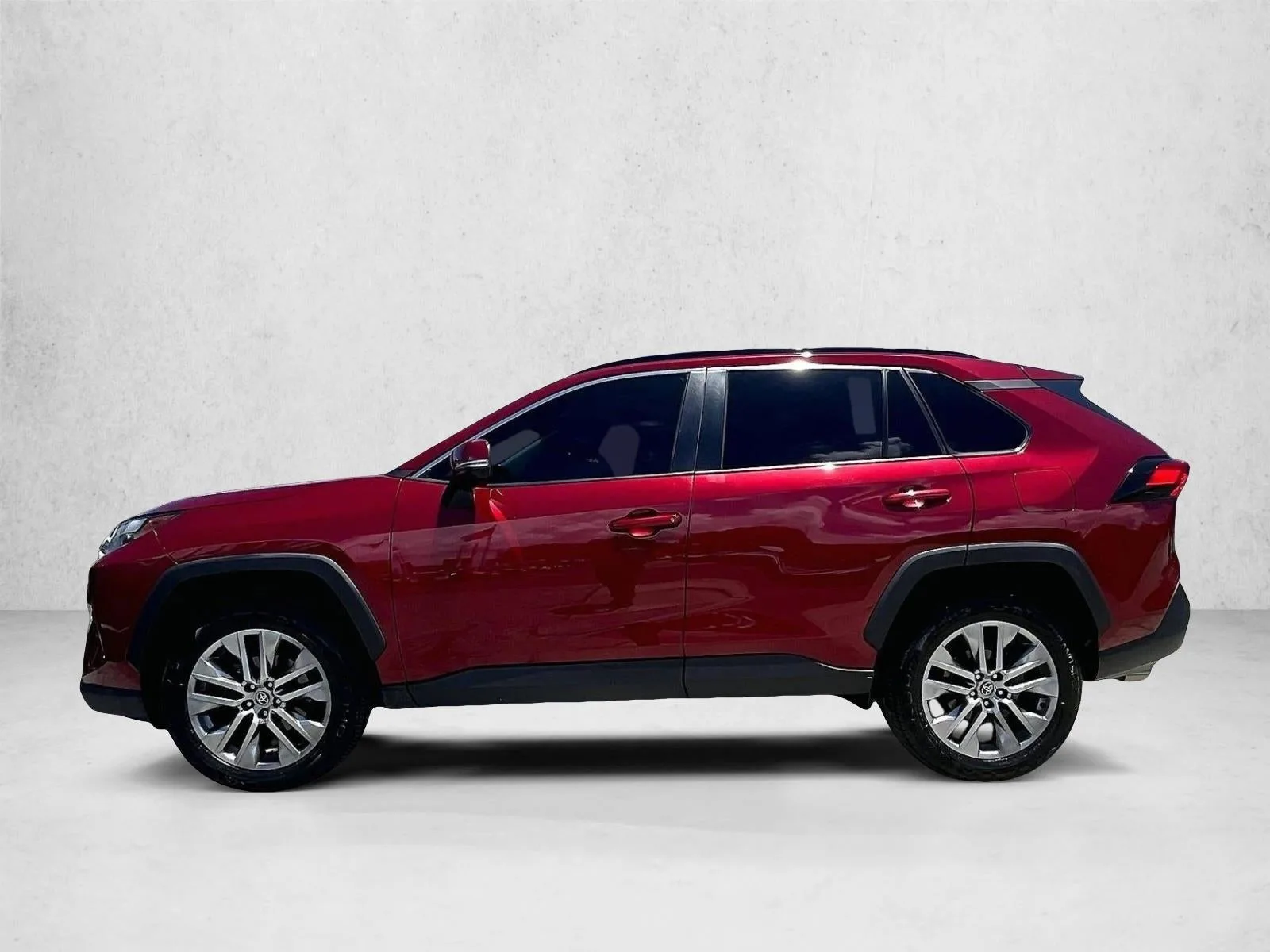 2023 Toyota RAV4 XLE Premium photo 6