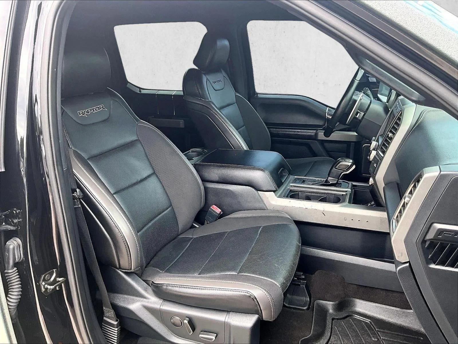 2020 Ford F-150 Raptor photo 9