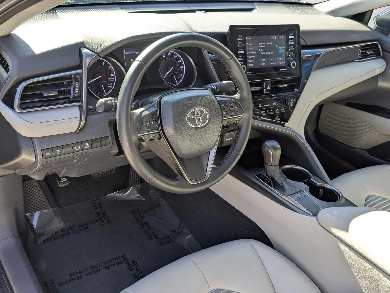 2023 Toyota Camry SE Auto (SE) photo 10