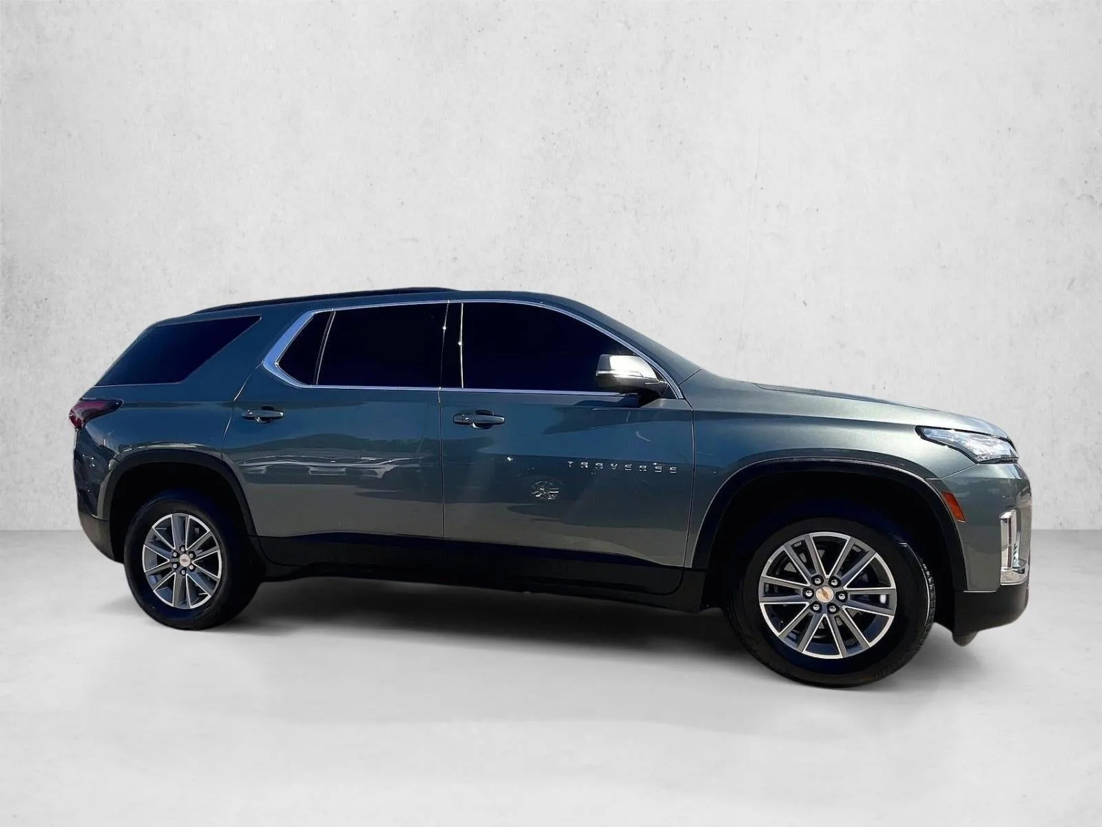 2023 Chevrolet Traverse LT Cloth photo 5