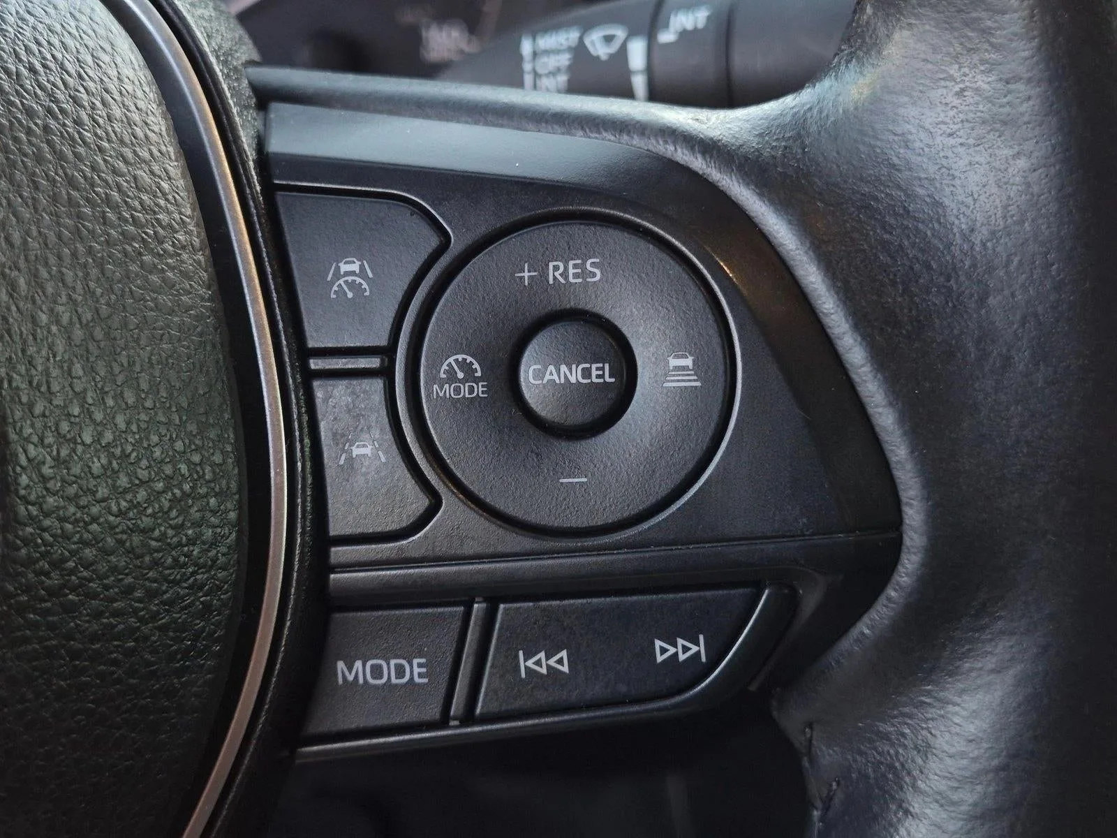 2024 Toyota Corolla SE CVT (Natl) photo 12