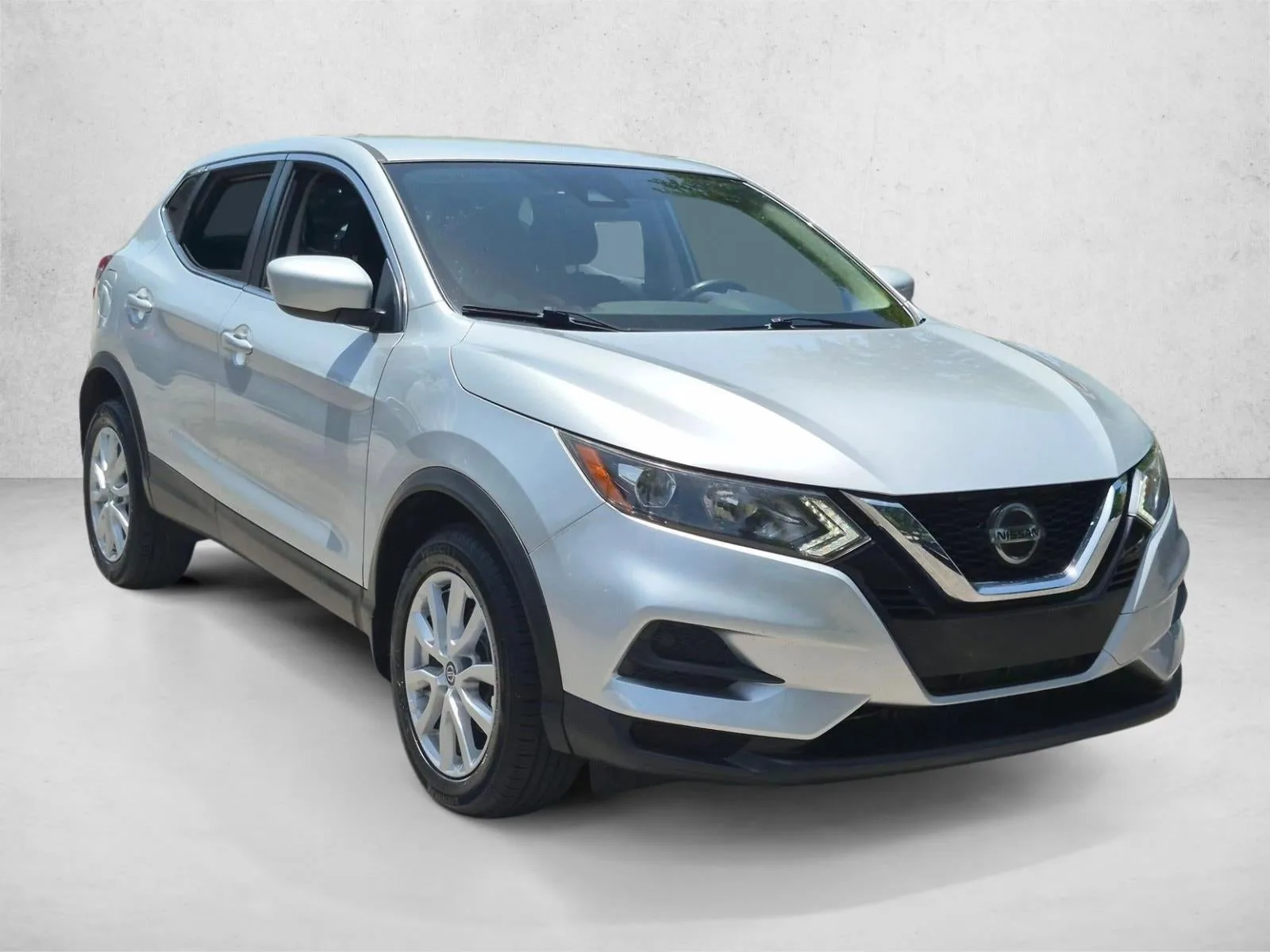 2021 Nissan Rogue Sport FWD S photo 3