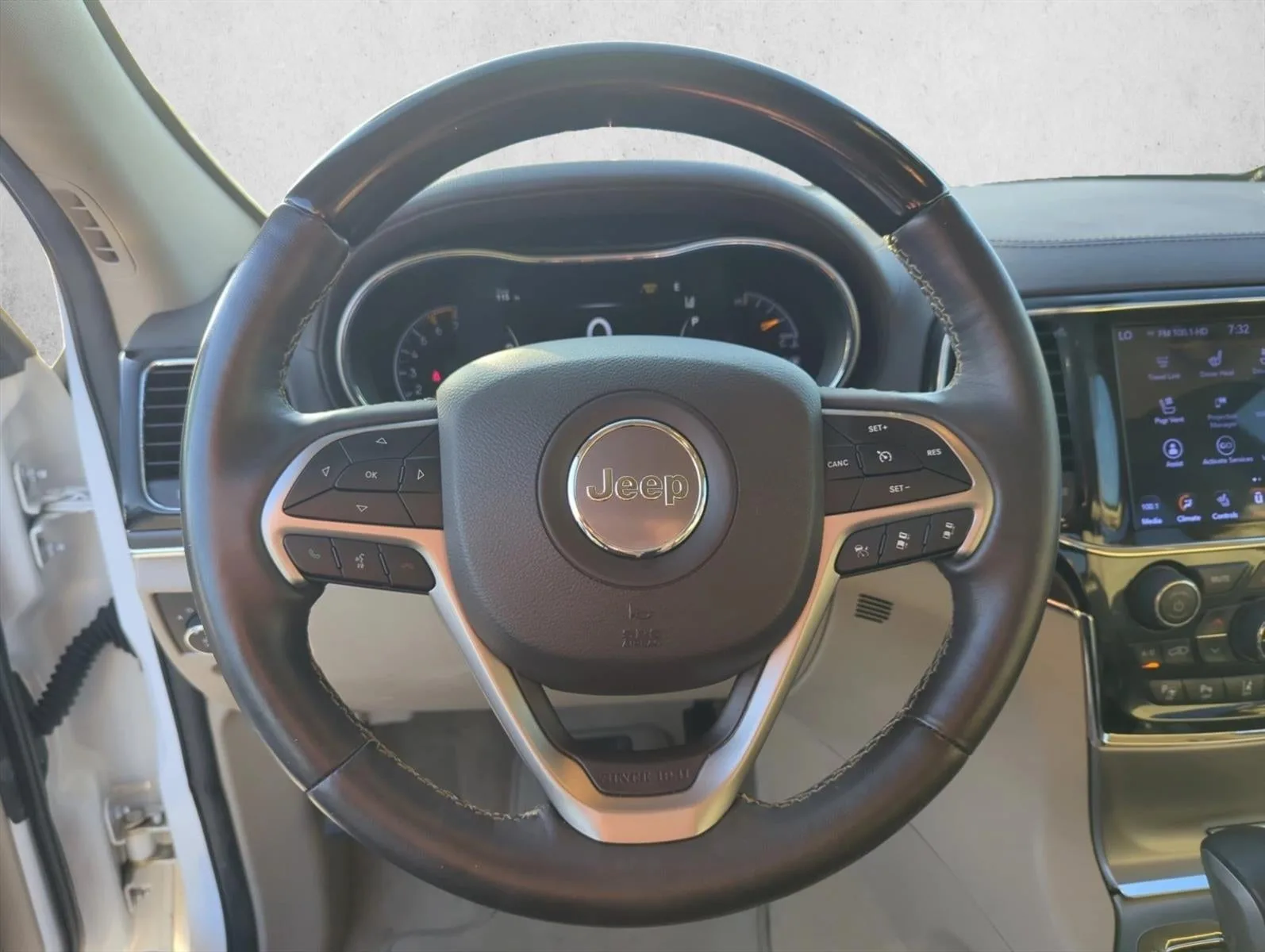 2020 Jeep Grand Cherokee Overland 4x4 photo 12
