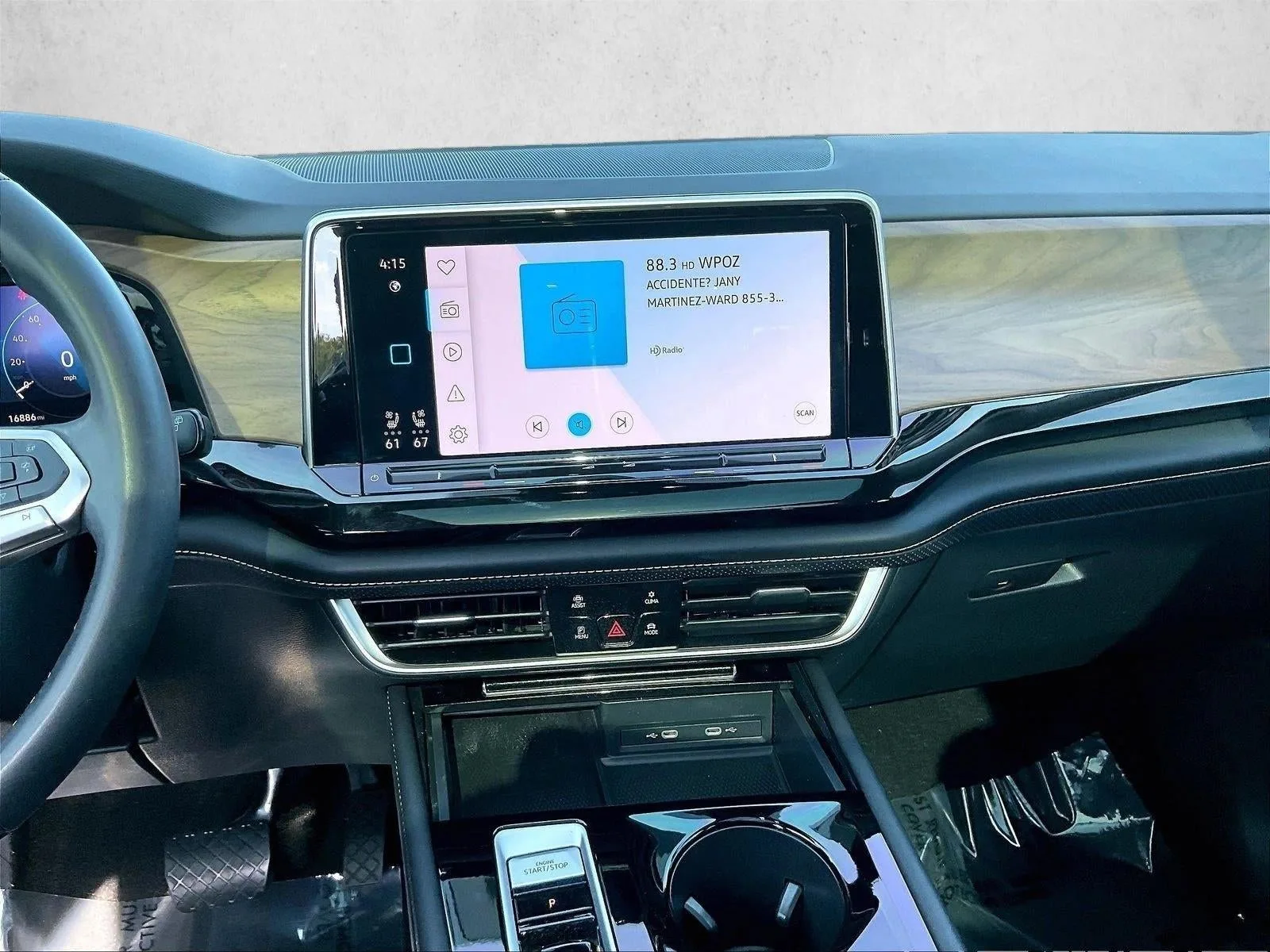 2024 Volkswagen Atlas 2.0T SE w/Technology photo 8