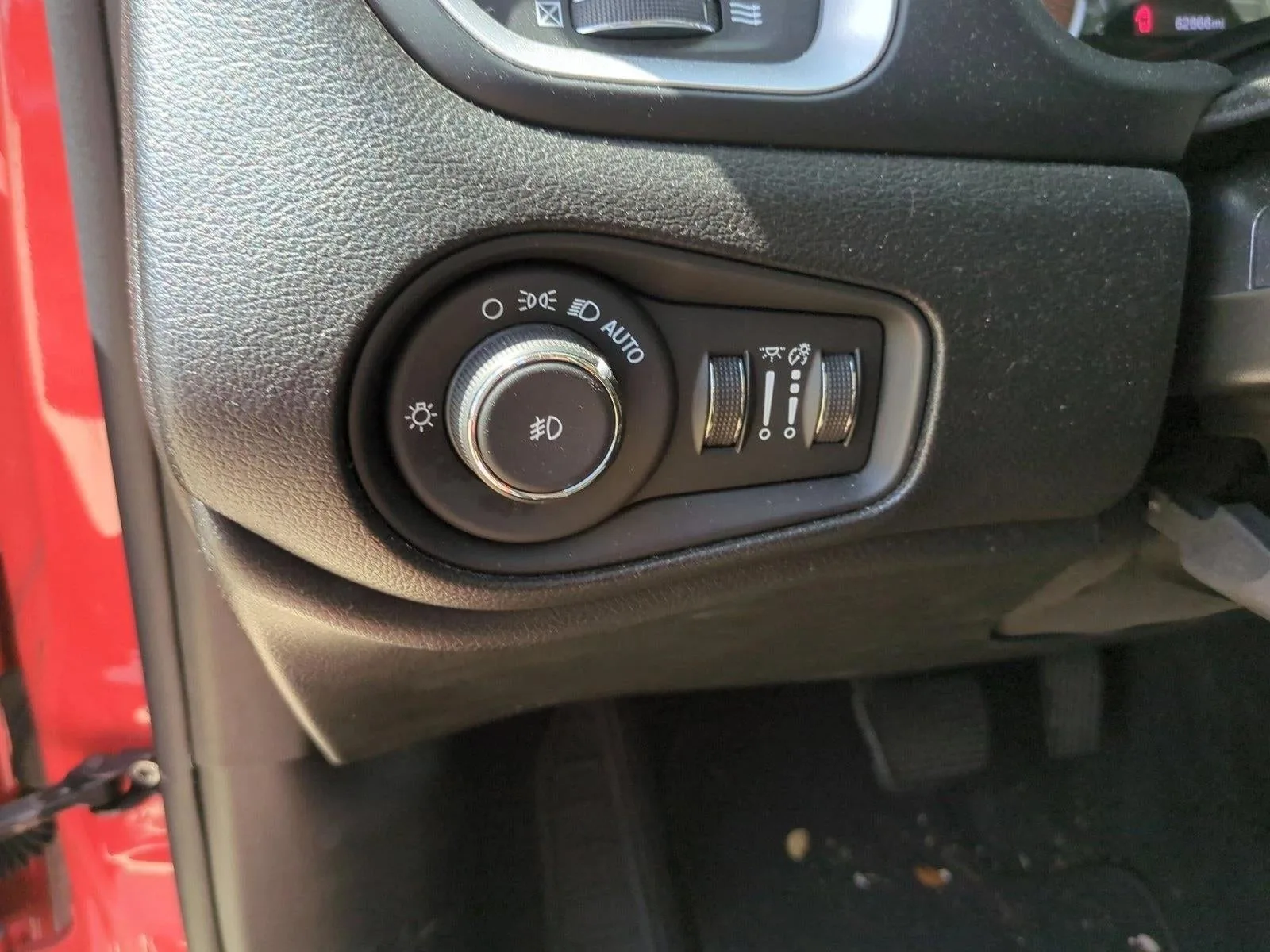 2019 Jeep Renegade Latitude FWD photo 11