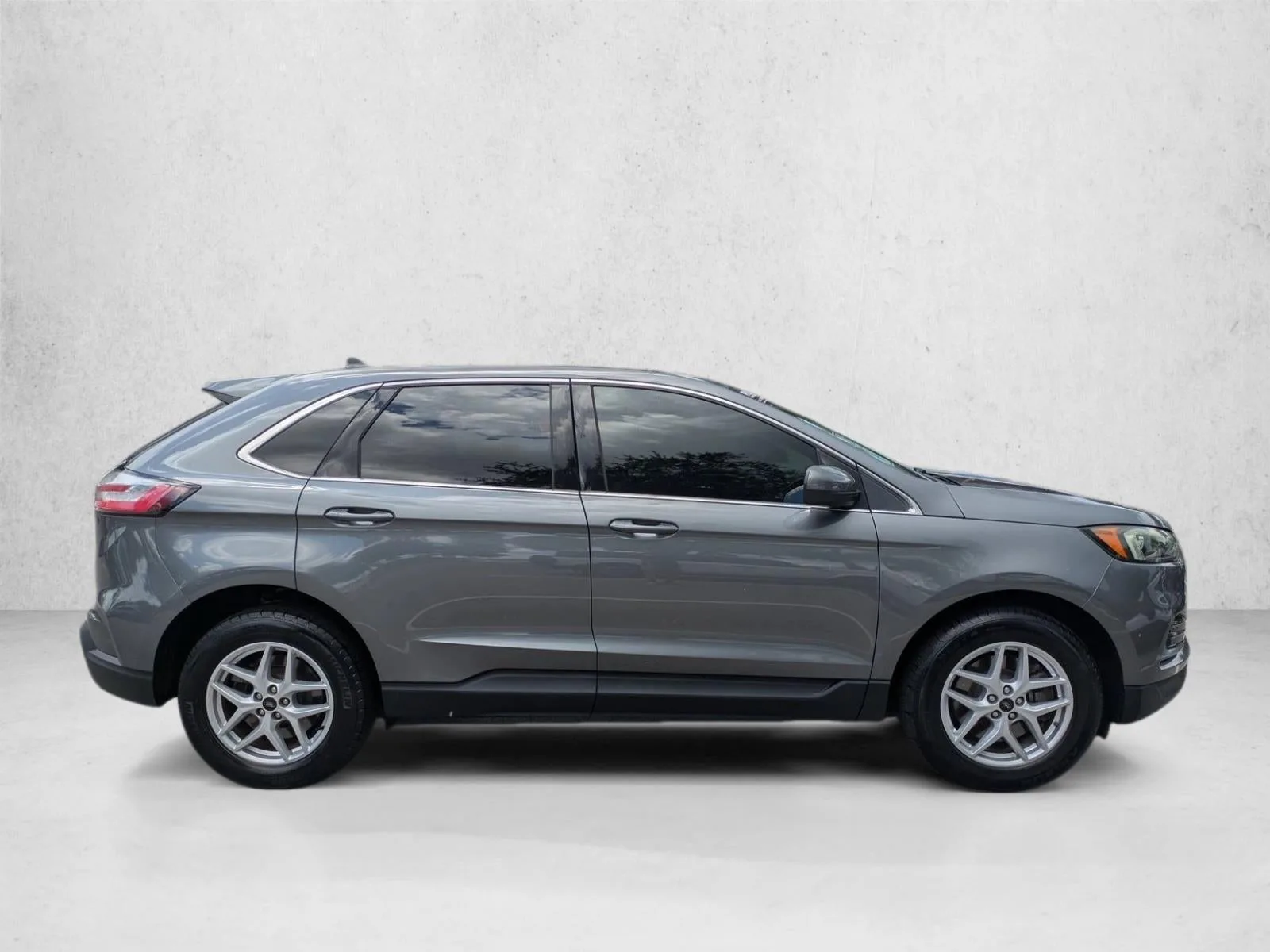 2024 Ford Edge SEL AWD photo 4