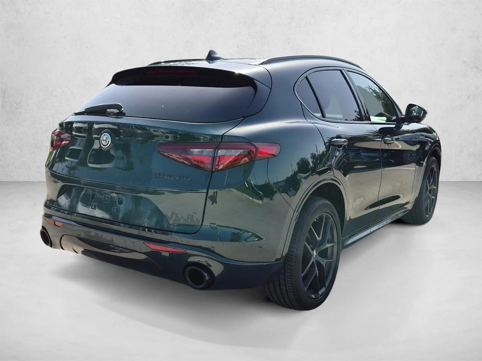 2020 Alfa Romeo Stelvio Ti AWD photo 3