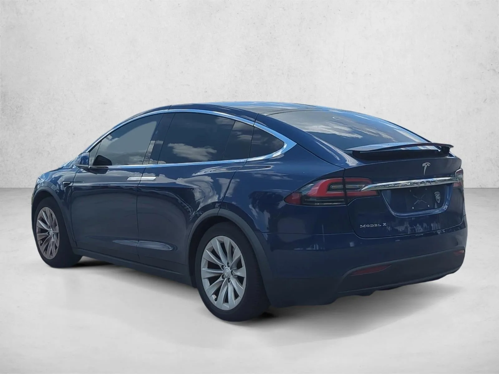 2018 Tesla Model X 75D AWD photo 8