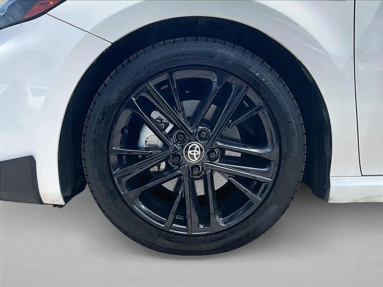 2025 Toyota Camry SE photo 10