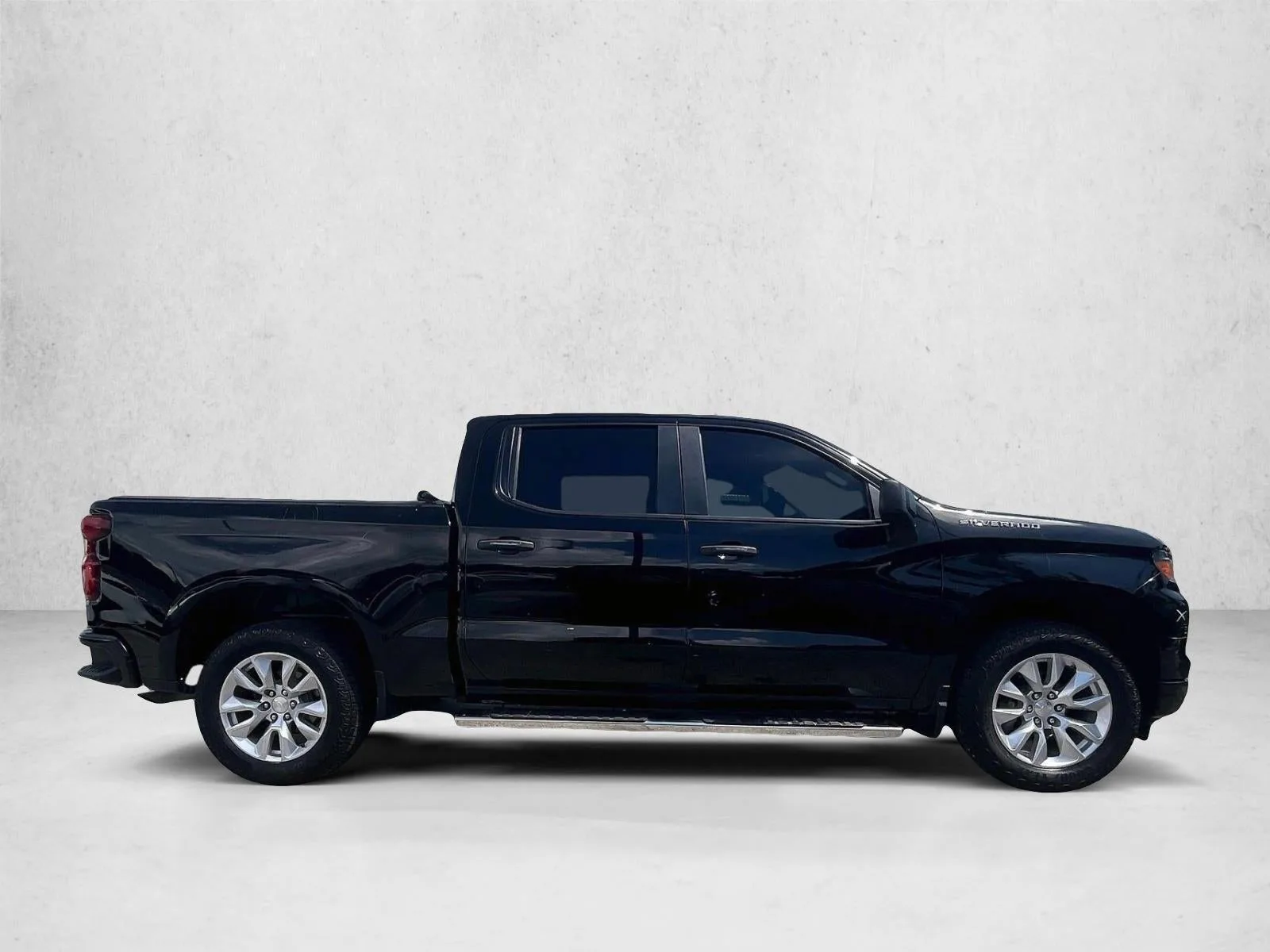 2022 Chevrolet Silverado 1500 Custom photo 3