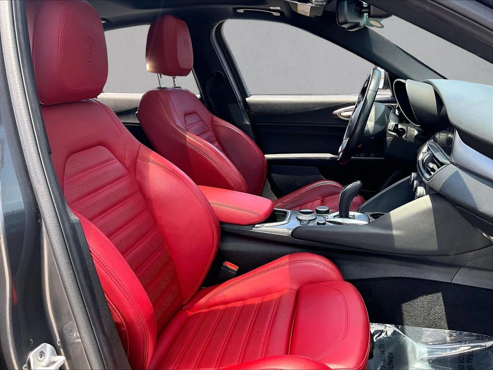 2024 Alfa Romeo Giulia Ti RWD photo 9