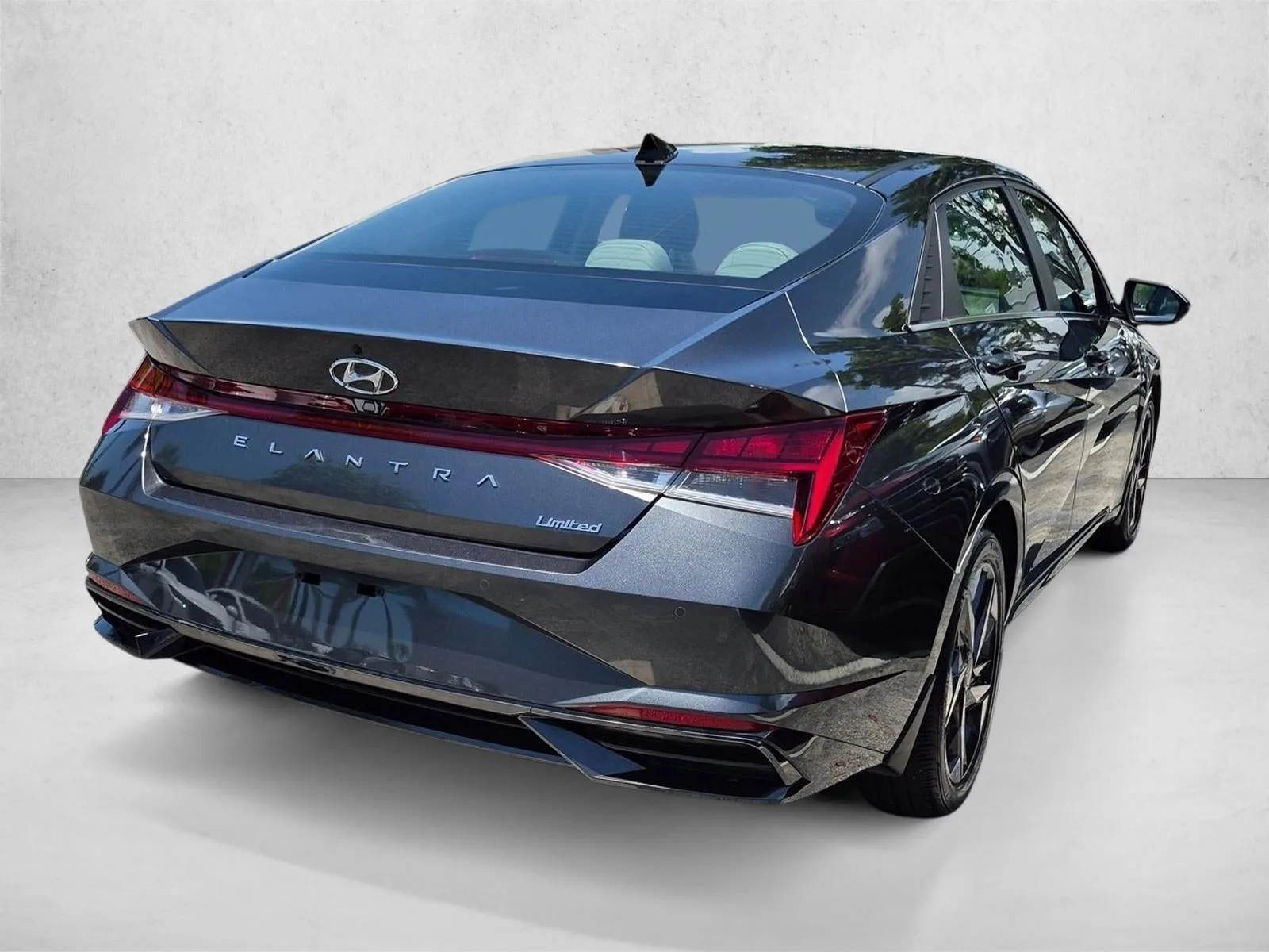 2023 Hyundai ELANTRA Limited IVT photo 3