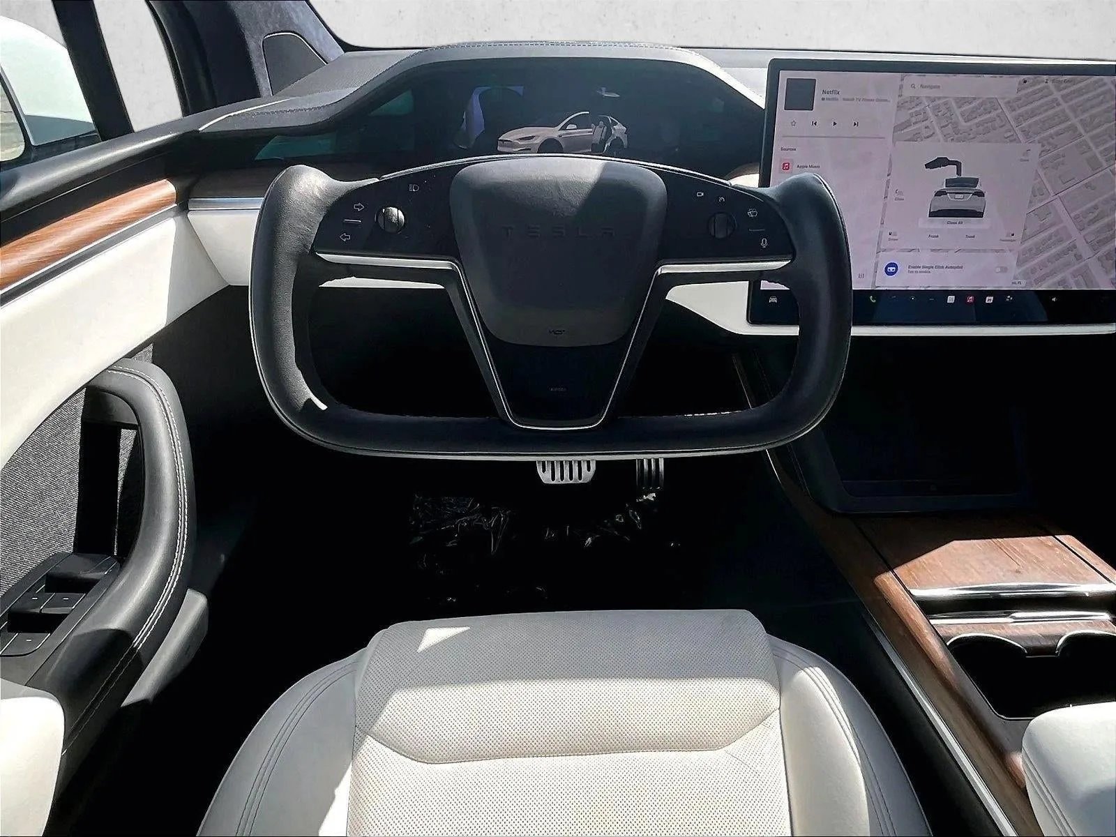 2023 Tesla Model X Base photo 7