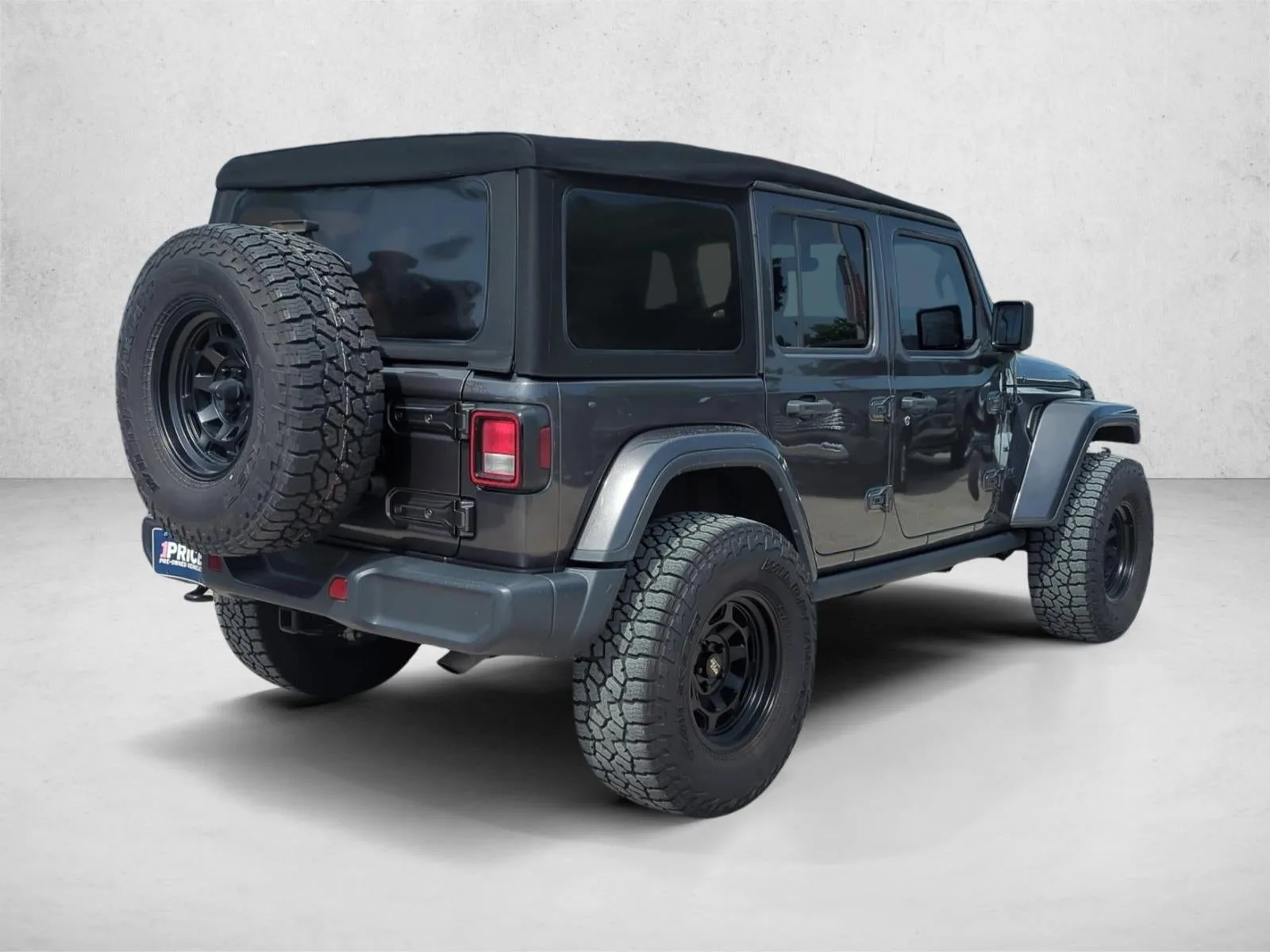 2018 Jeep Wrangler Unlimited Sahara 4x4 photo 5