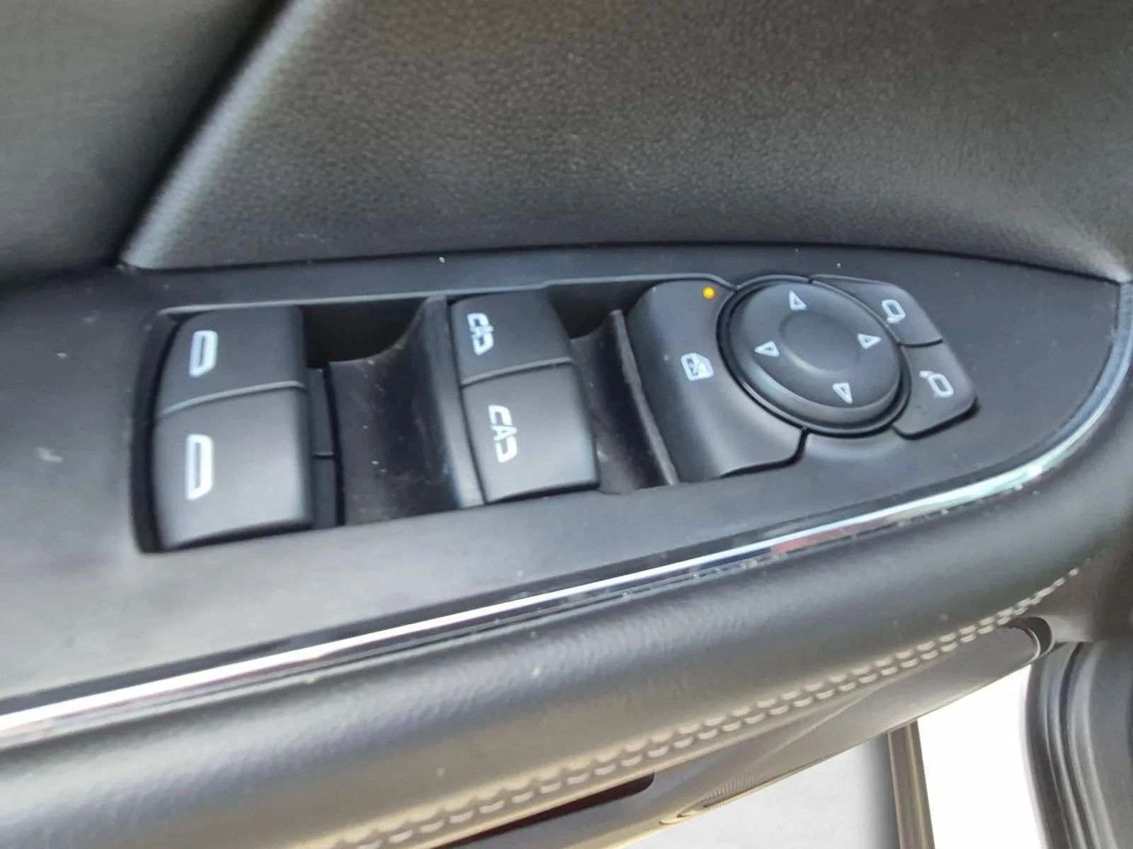 2023 Buick Envision FWD 4dr Essence photo 7