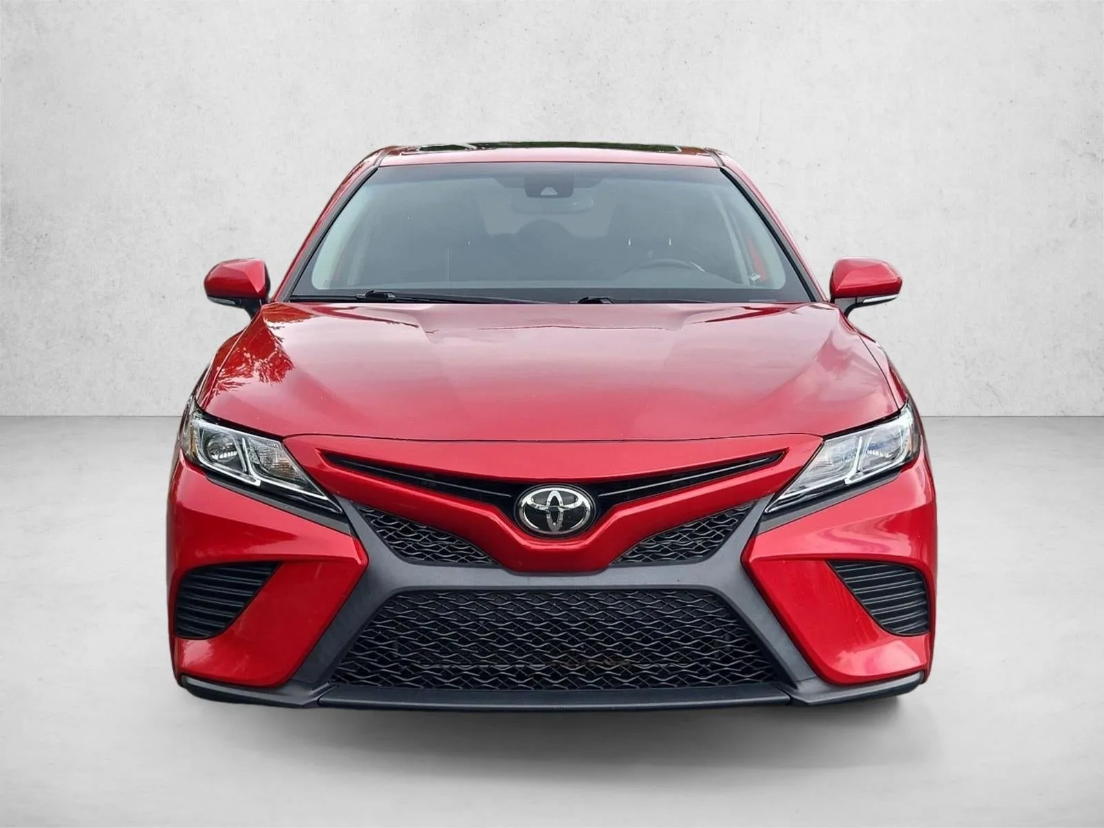2020 Toyota Camry SE Auto AWD (Natl) photo 2