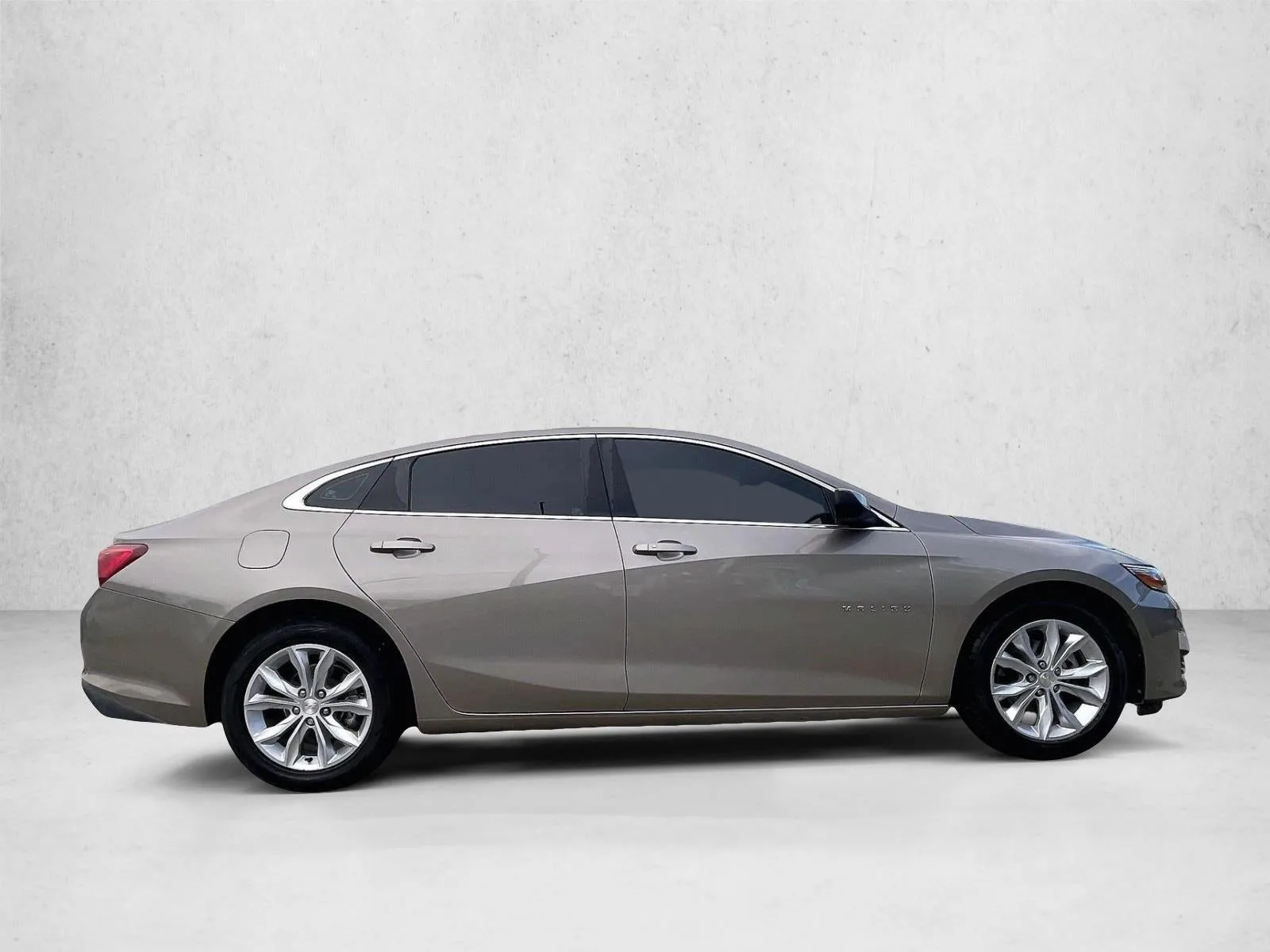 2023 Chevrolet Malibu LT photo 5