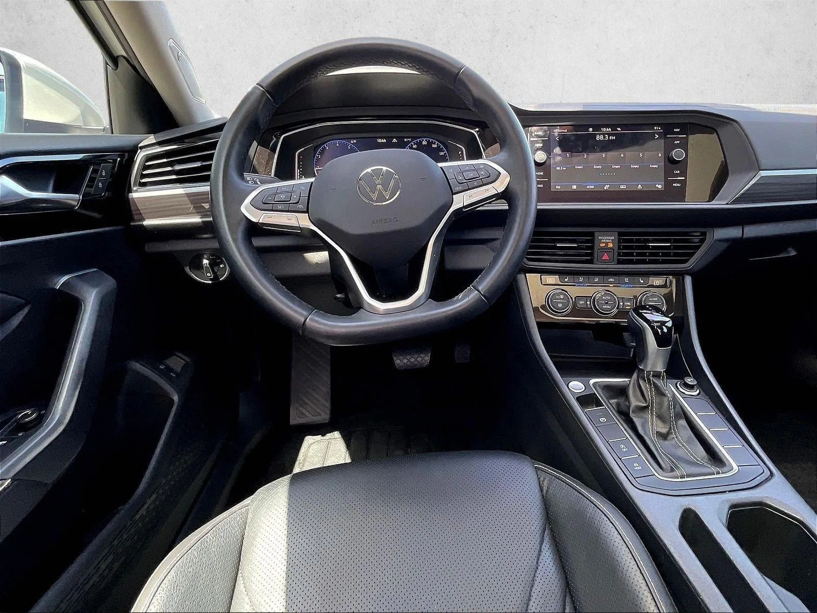 2024 Volkswagen Jetta SEL Auto photo 5
