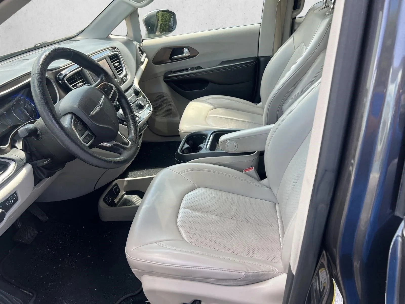 2021 Chrysler Voyager LXI FWD photo 9