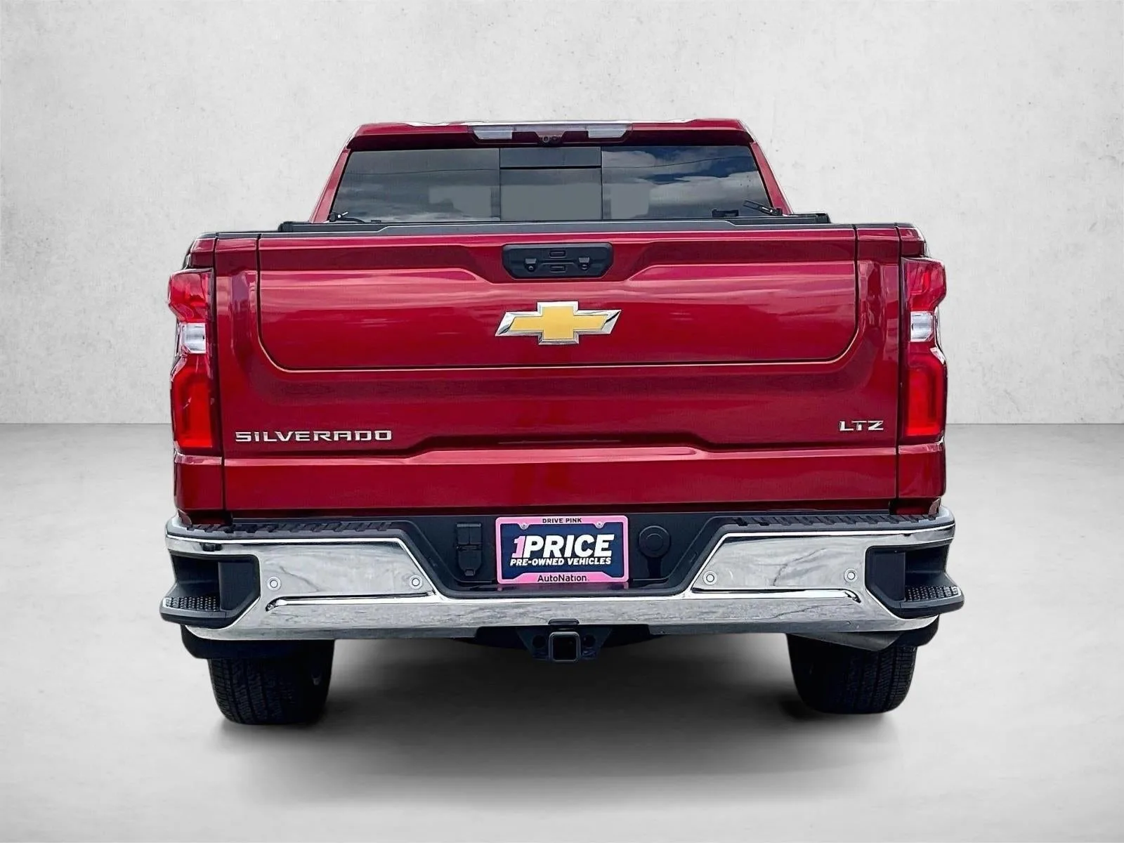 2025 Chevrolet Silverado 1500 LTZ photo 4