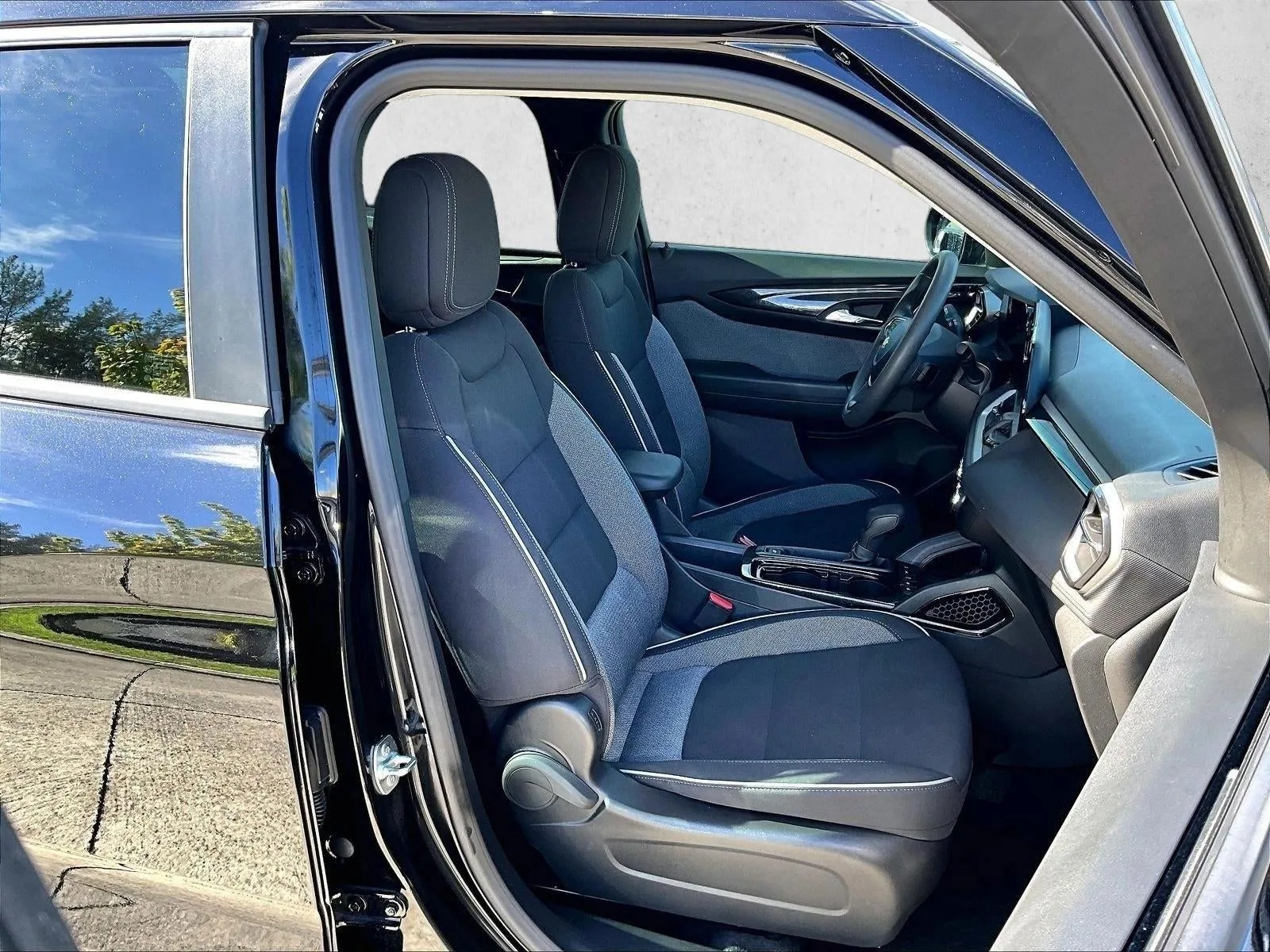 2026 Chevrolet Trailblazer LS photo 9