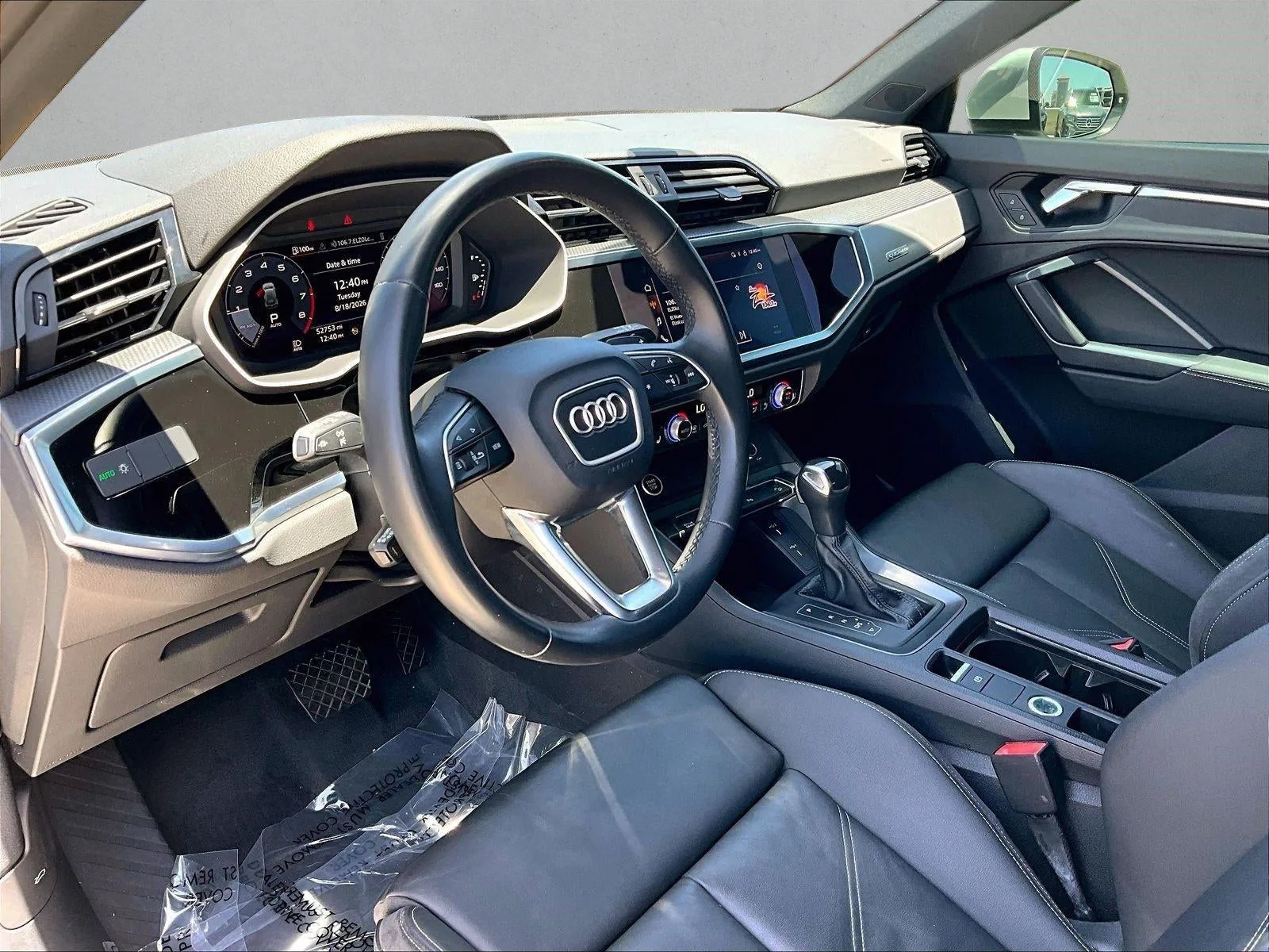 2022 Audi Q3 S line Premium 45 TFSI quattro photo 12