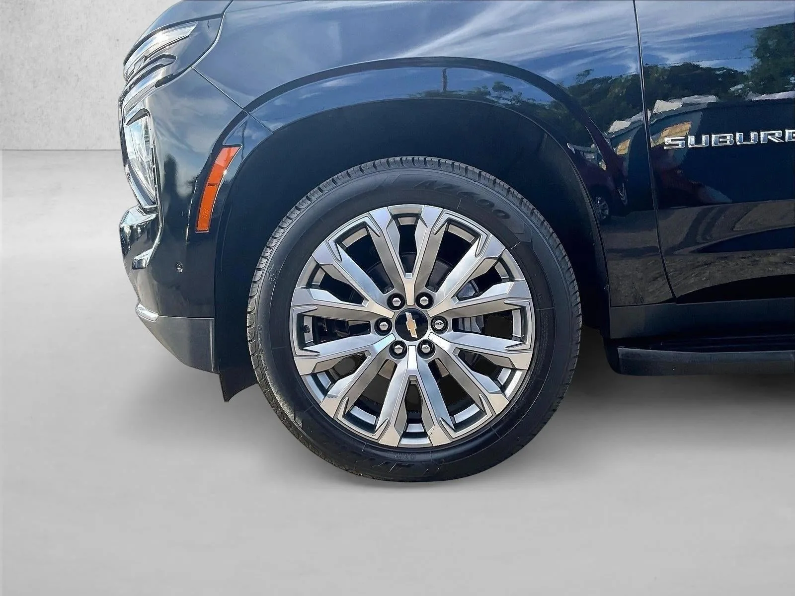 2025 Chevrolet Suburban High Country photo 10