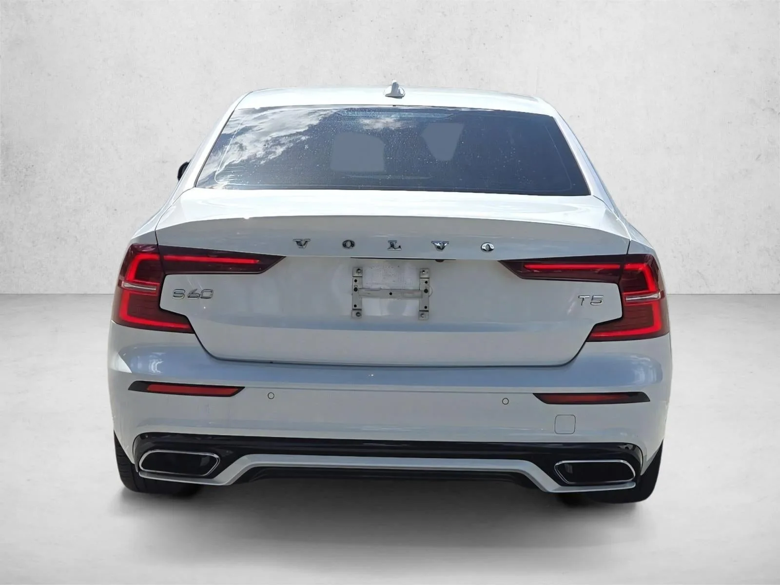 2021 Volvo S60 T5 FWD Momentum photo 6