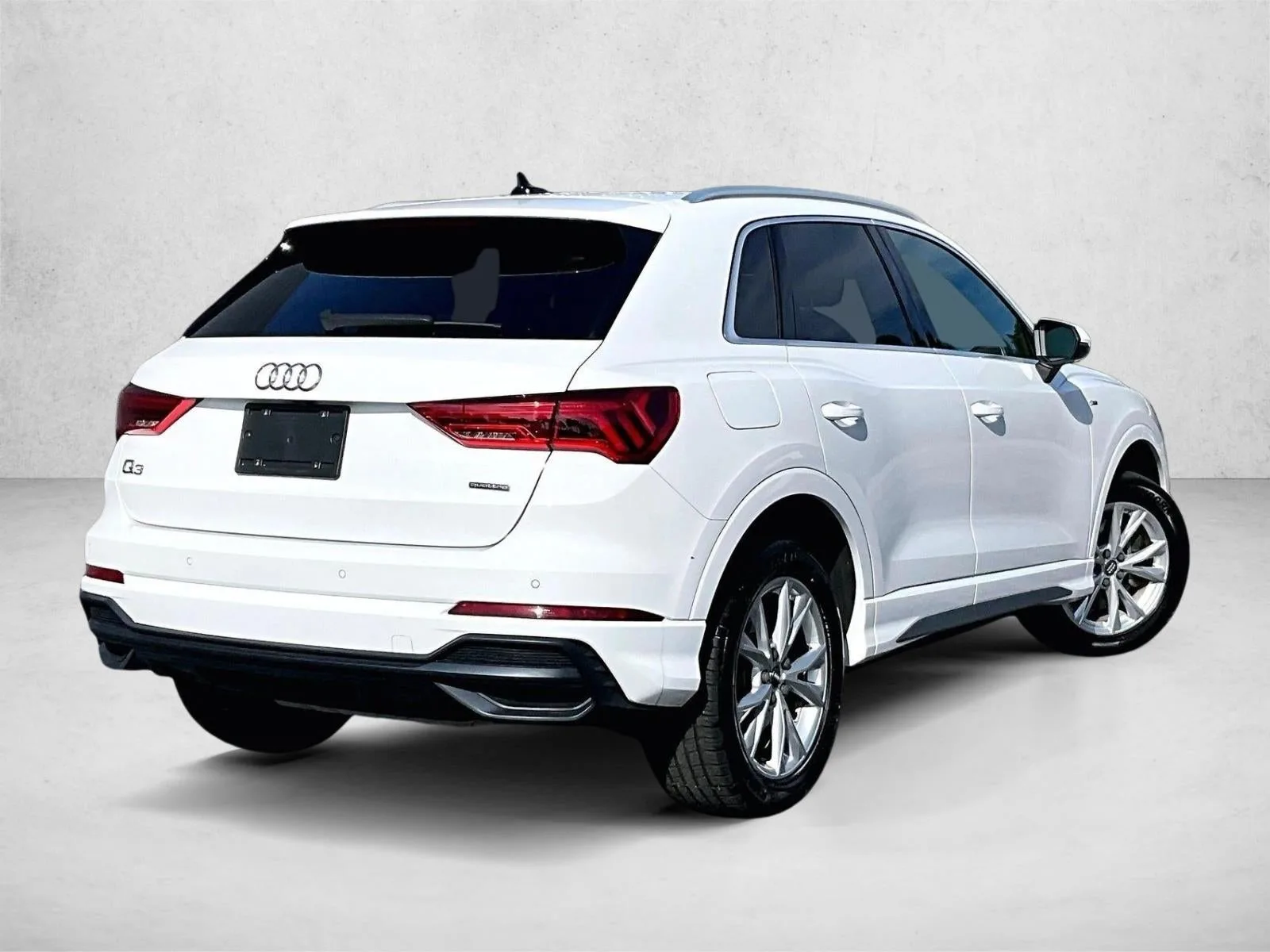 2021 Audi Q3 S line Premium photo 2