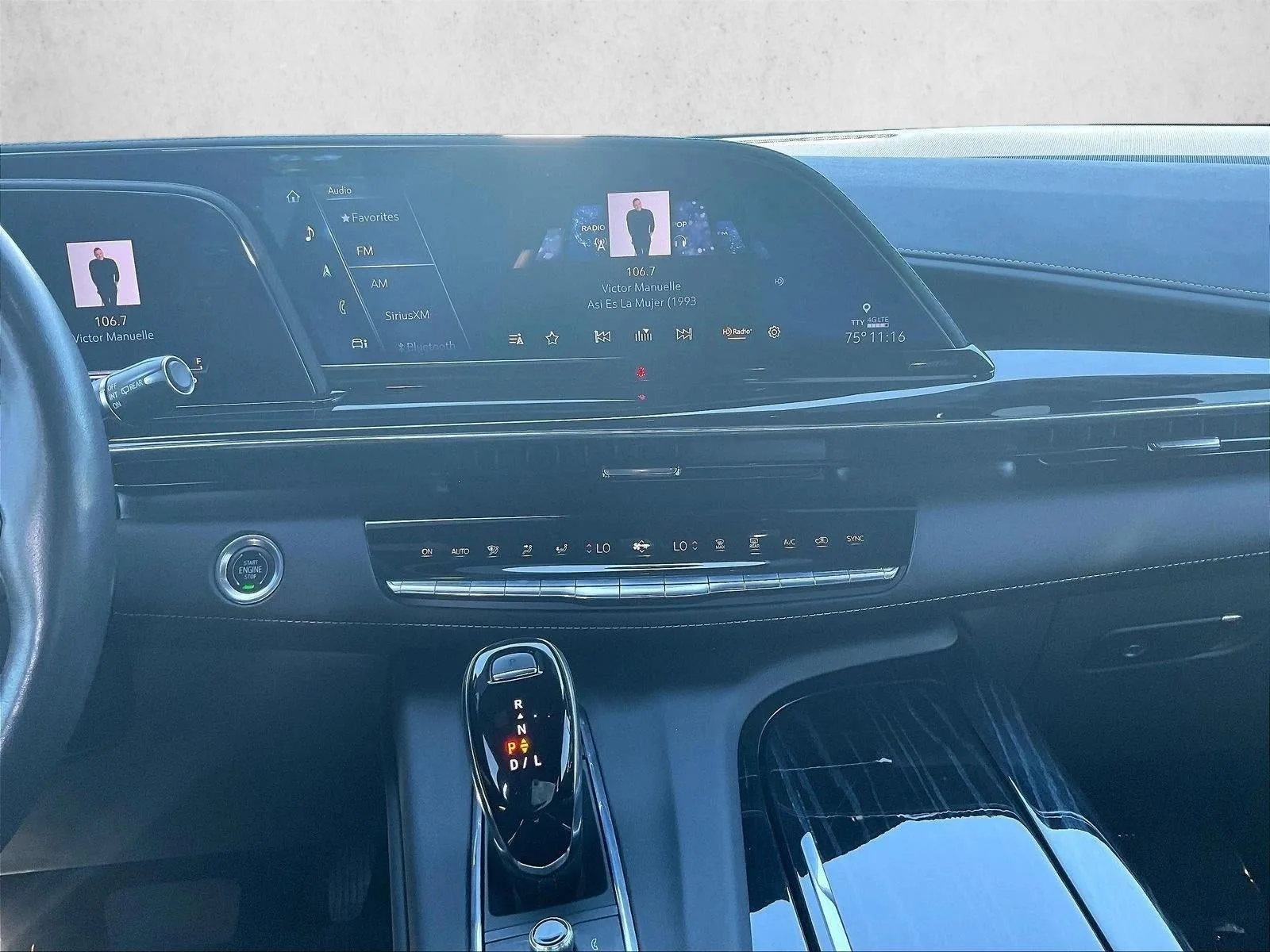 2023 Cadillac Escalade 4WD Sport photo 8