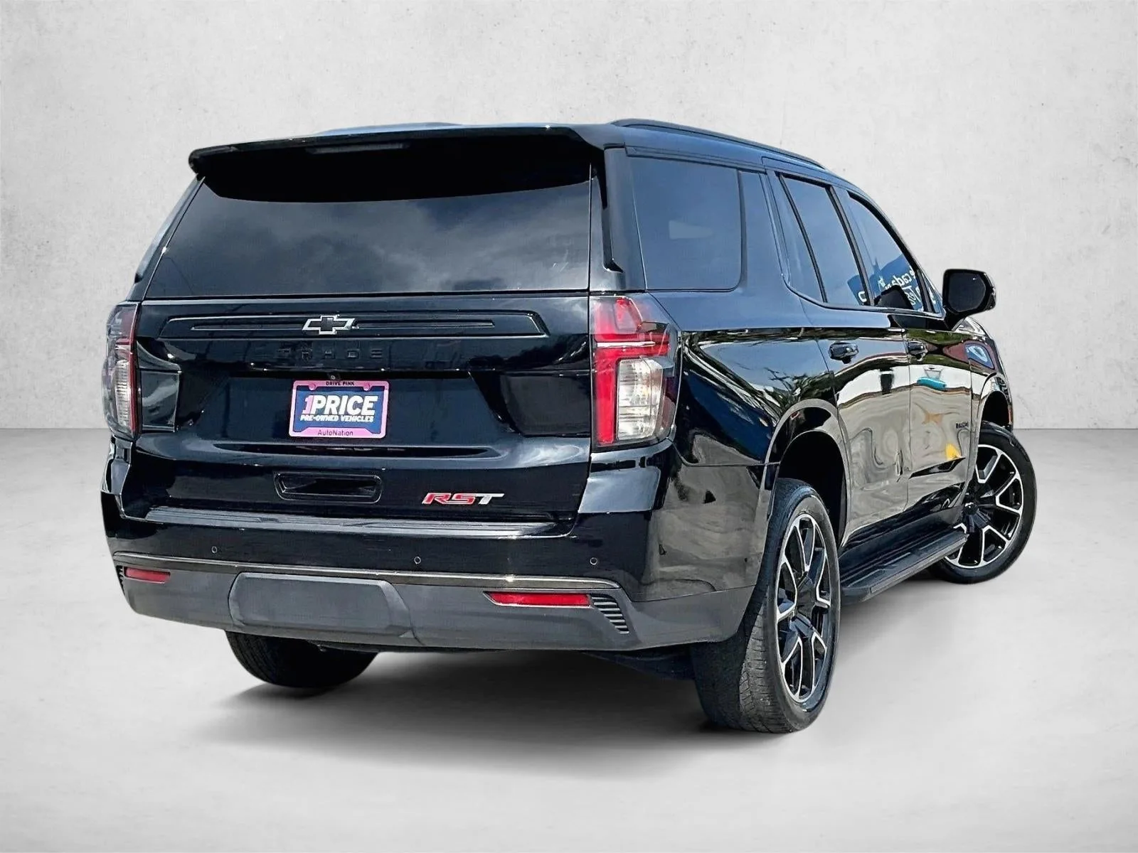 2023 Chevrolet Tahoe RST photo 2