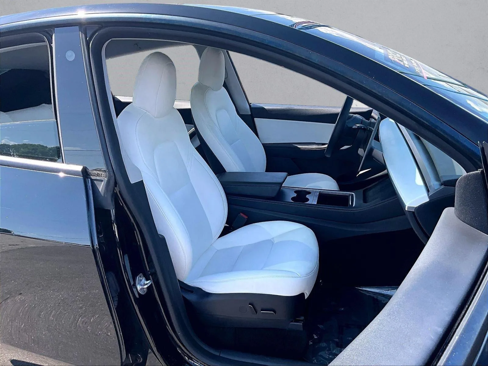 2022 Tesla Model Y Long Range photo 9