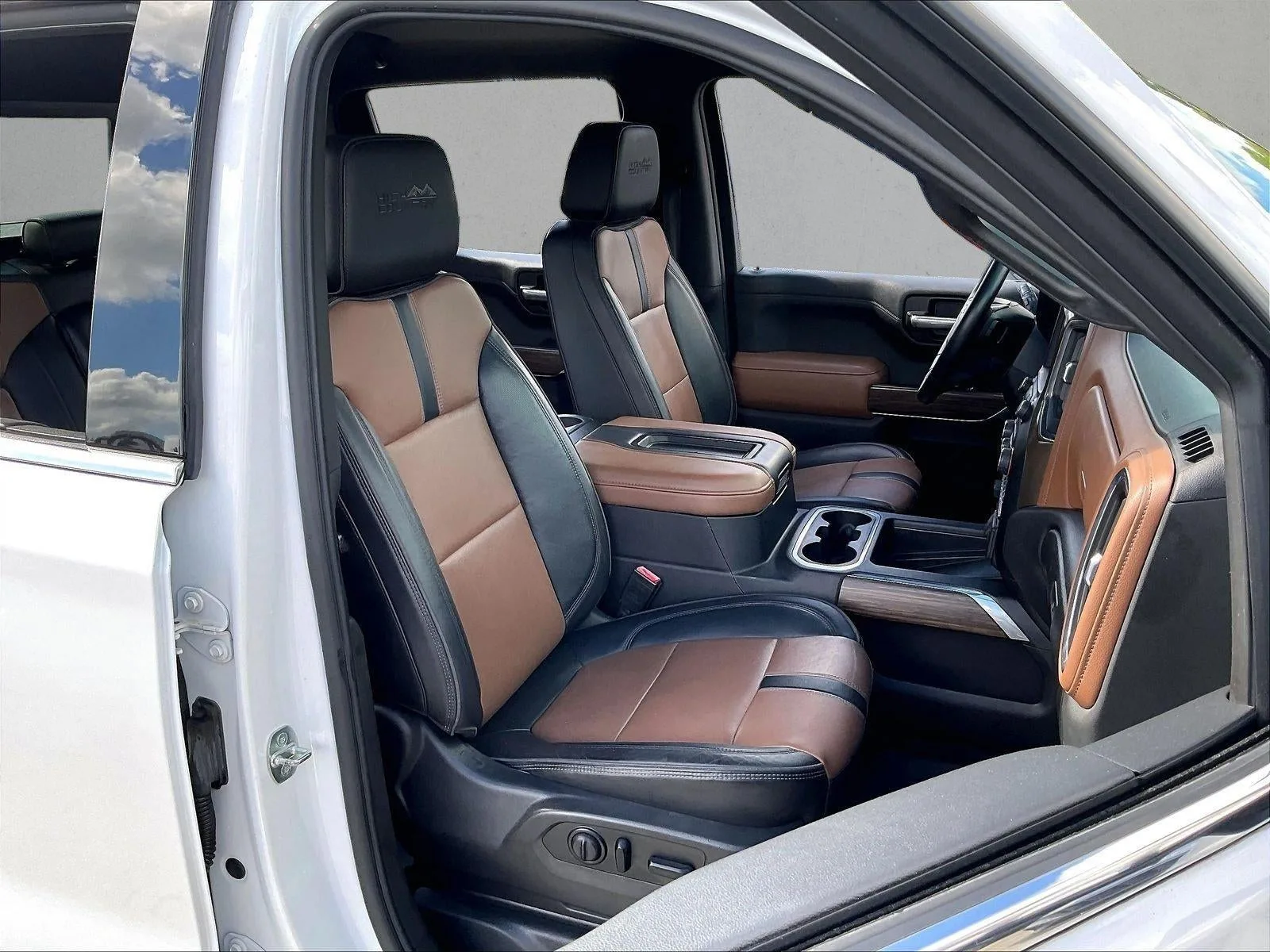 2021 Chevrolet Silverado 1500 High Country photo 9