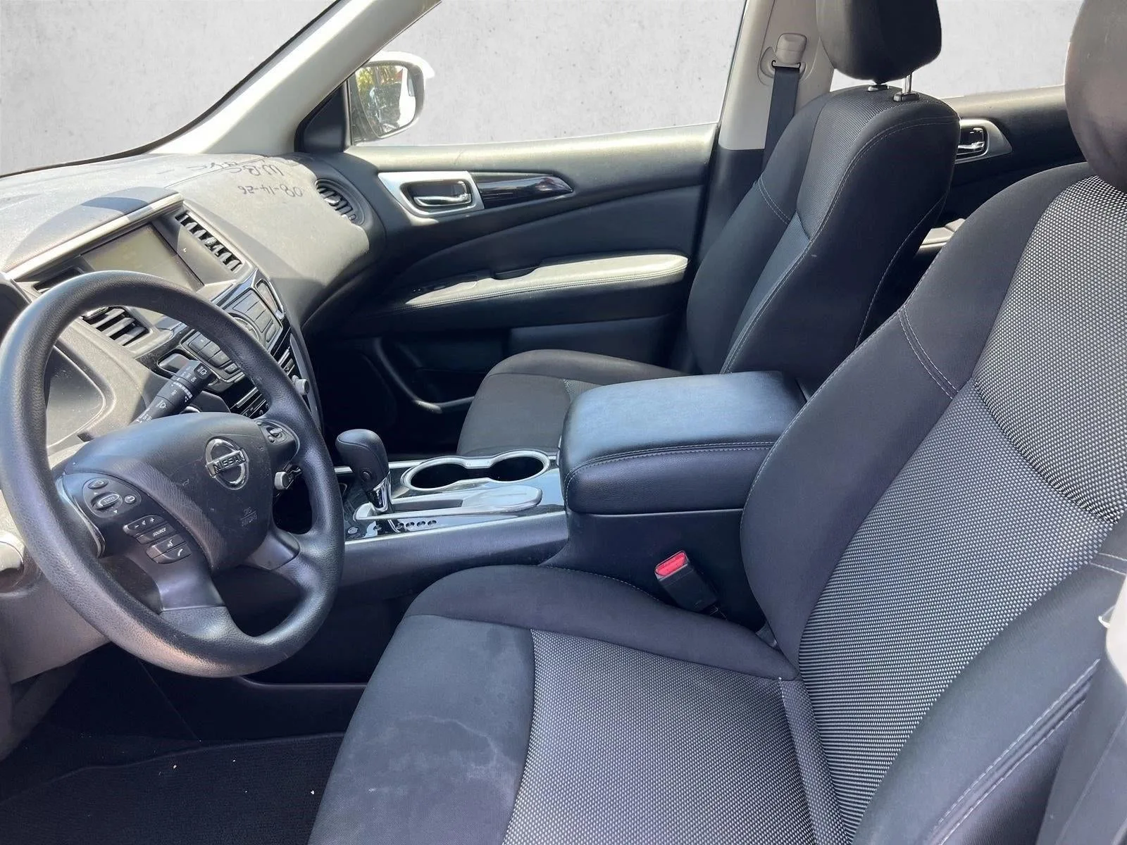 2020 Nissan Pathfinder FWD S photo 9