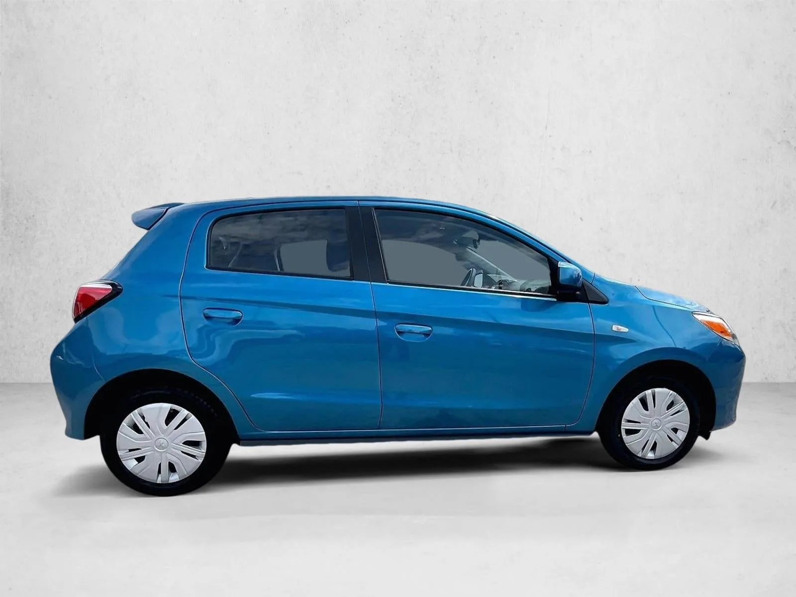 2024 Mitsubishi Mirage ES photo 5