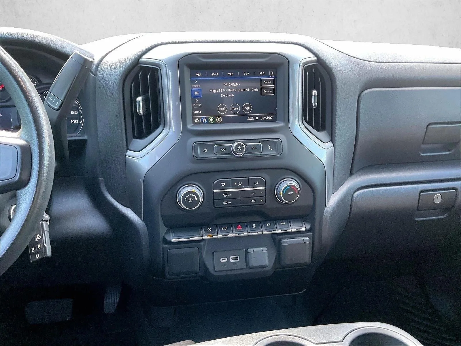 2022 Chevrolet Silverado 1500 LTD Custom photo 8
