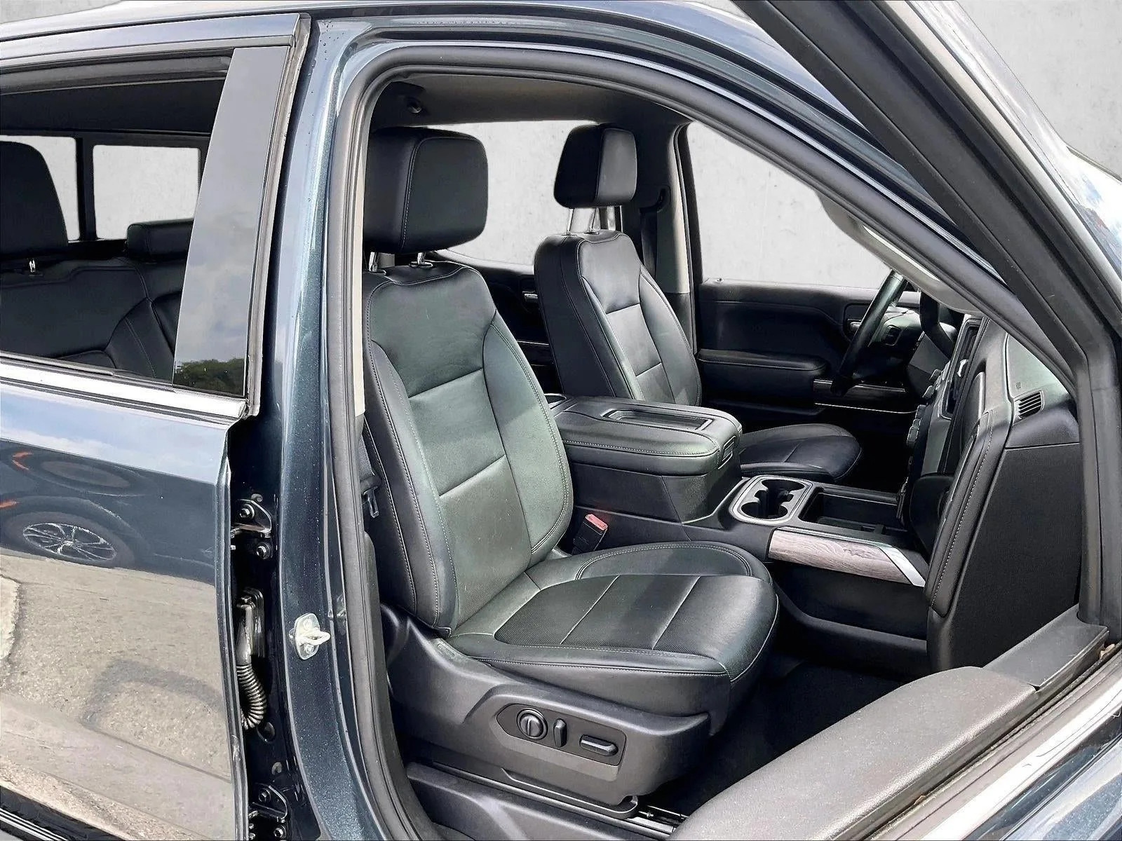 2021 Chevrolet Silverado 1500 LTZ photo 7