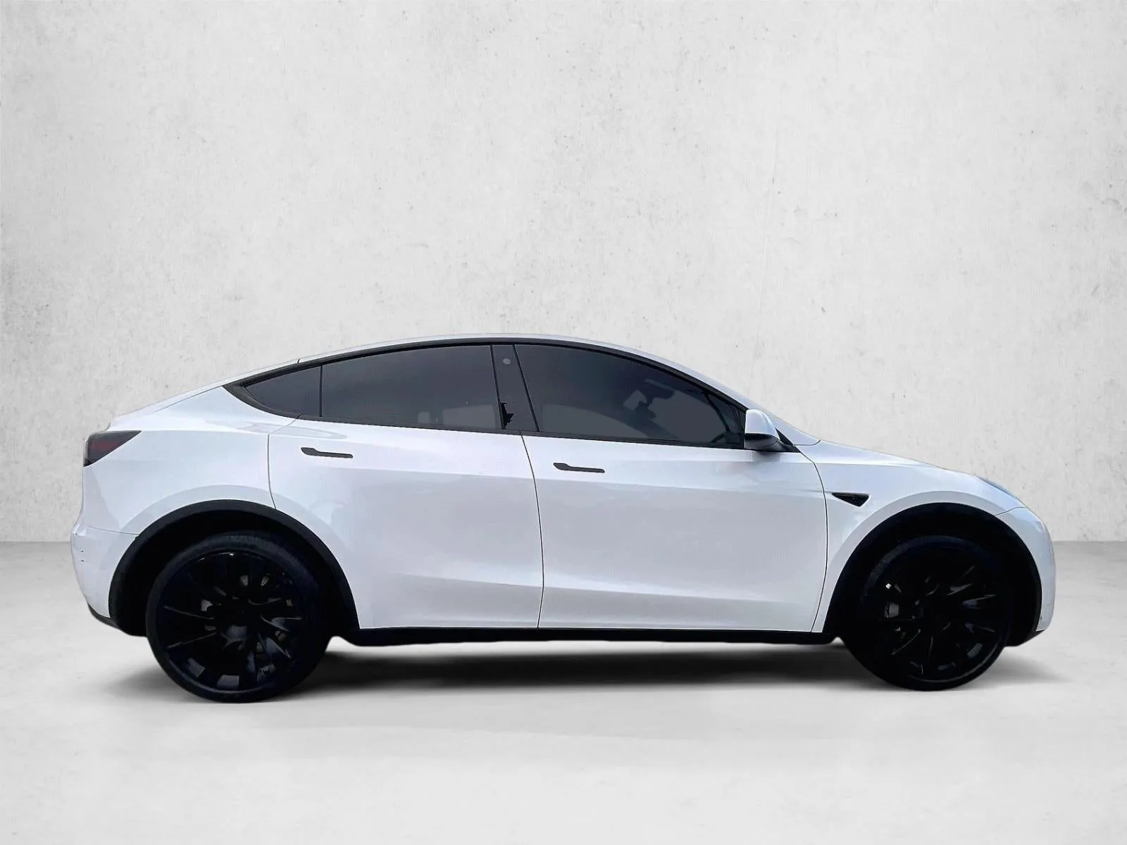 2023 Tesla Model Y Long Range photo 3